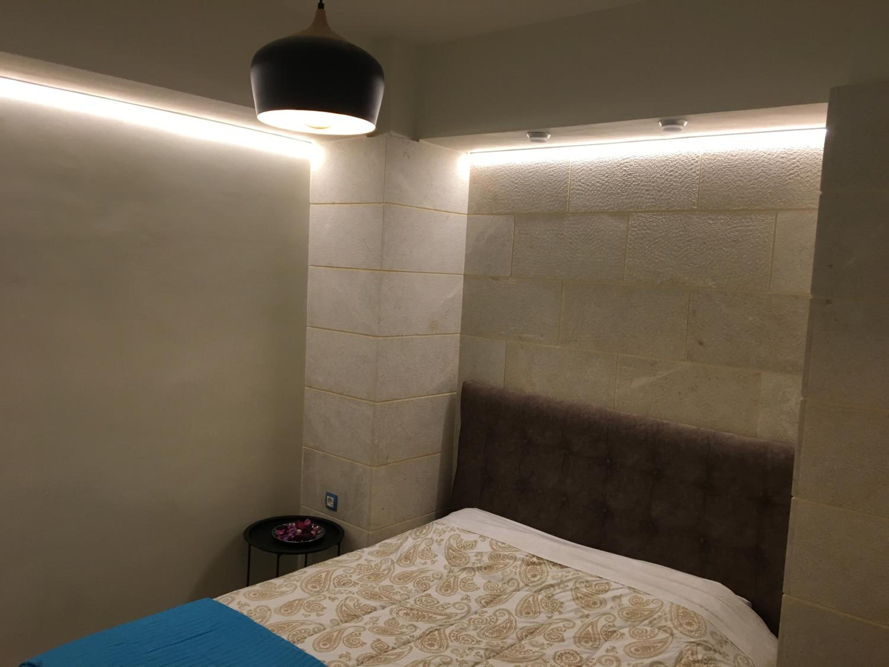 One-Bedroom Apartment - Photo 17