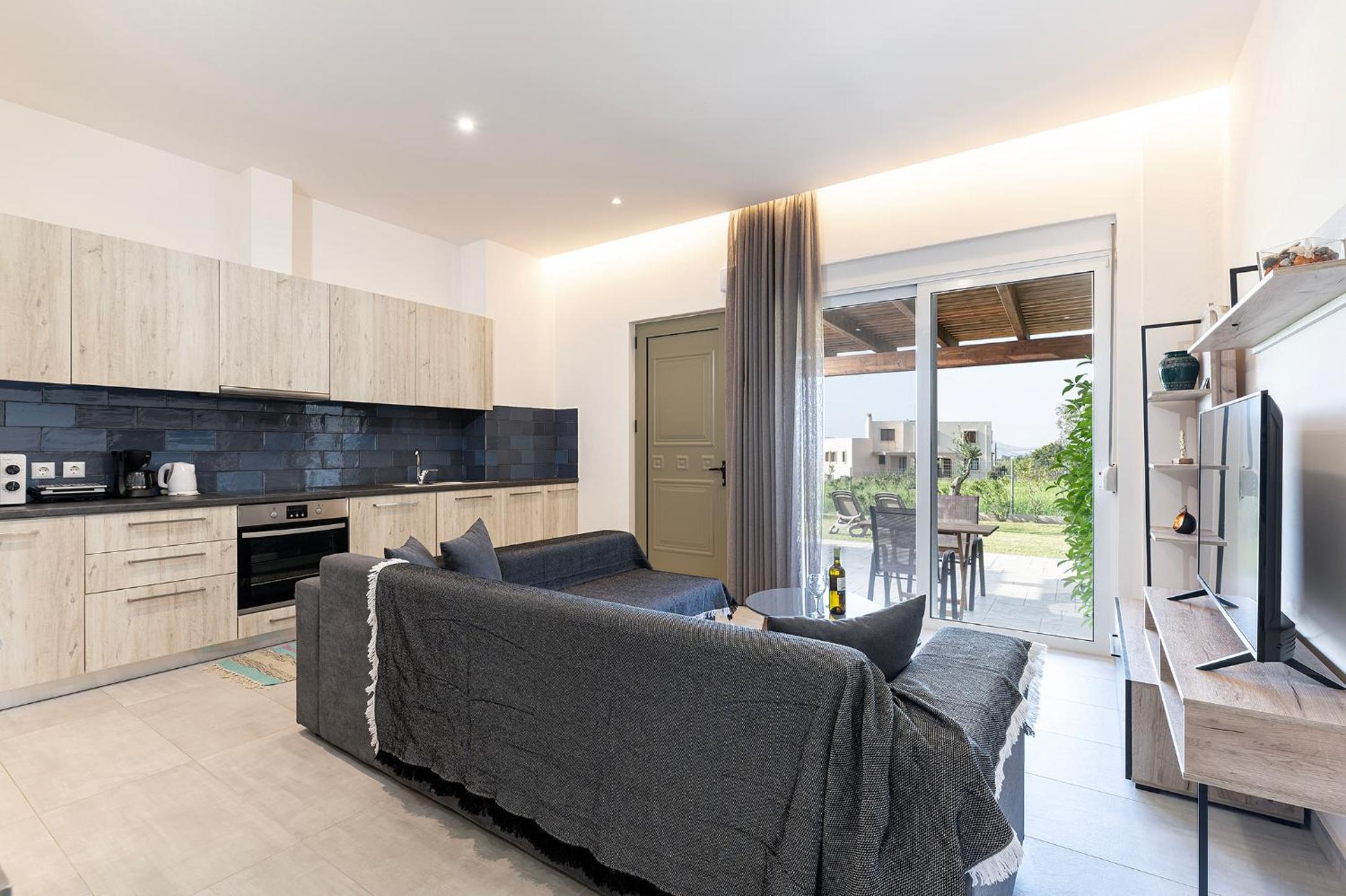 One-Bedroom House photo 1