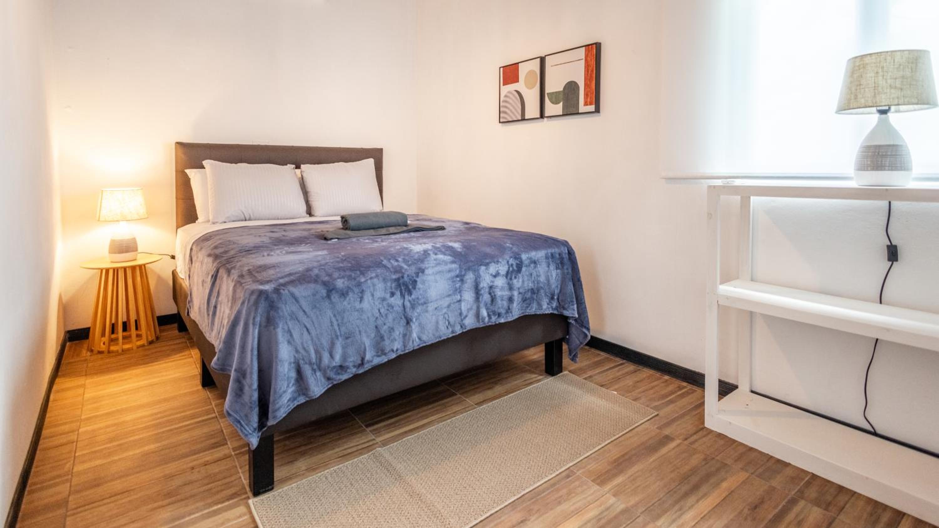 One-Bedroom Apartment photo 2