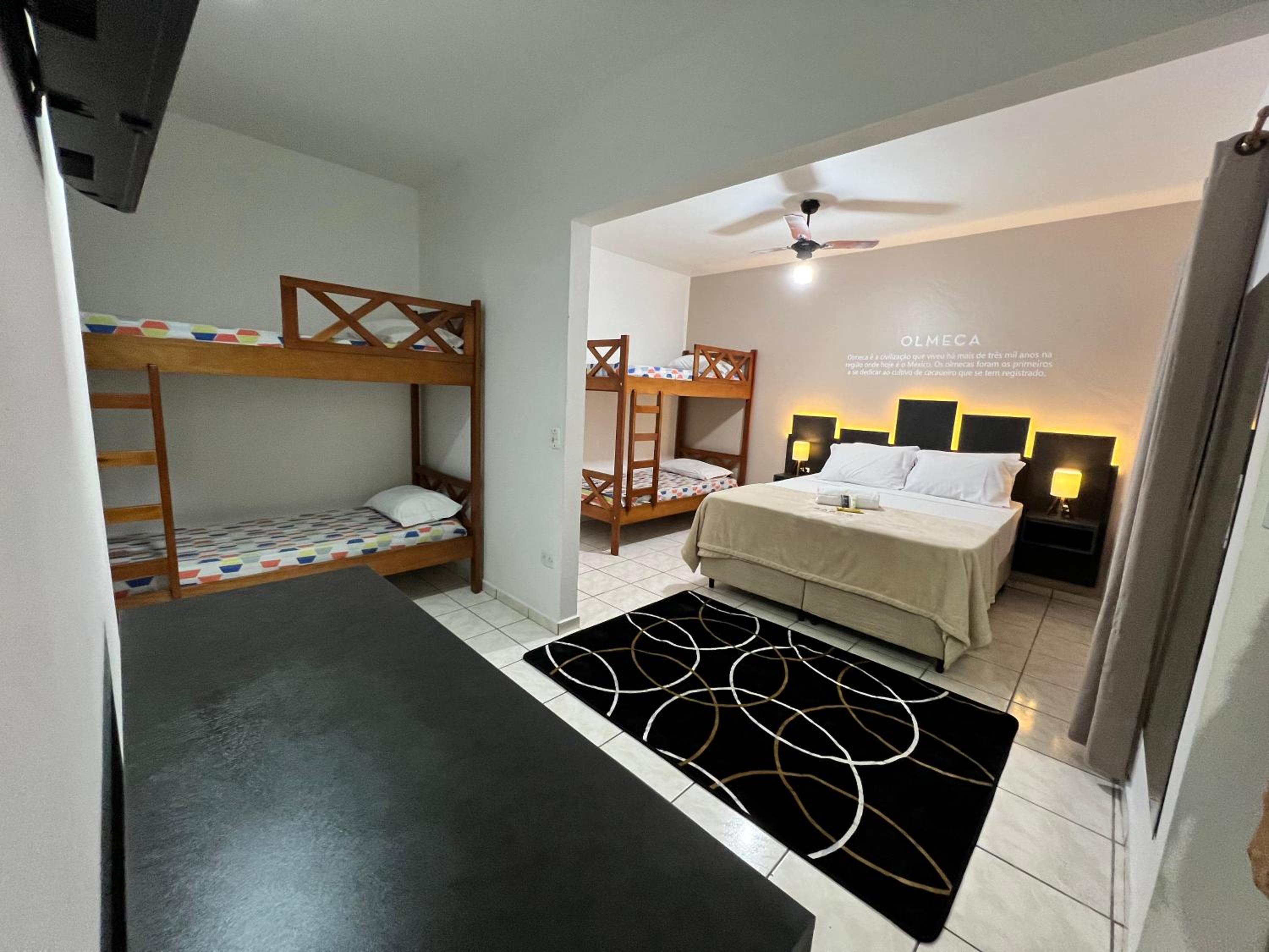 Deluxe Family Room photo 2