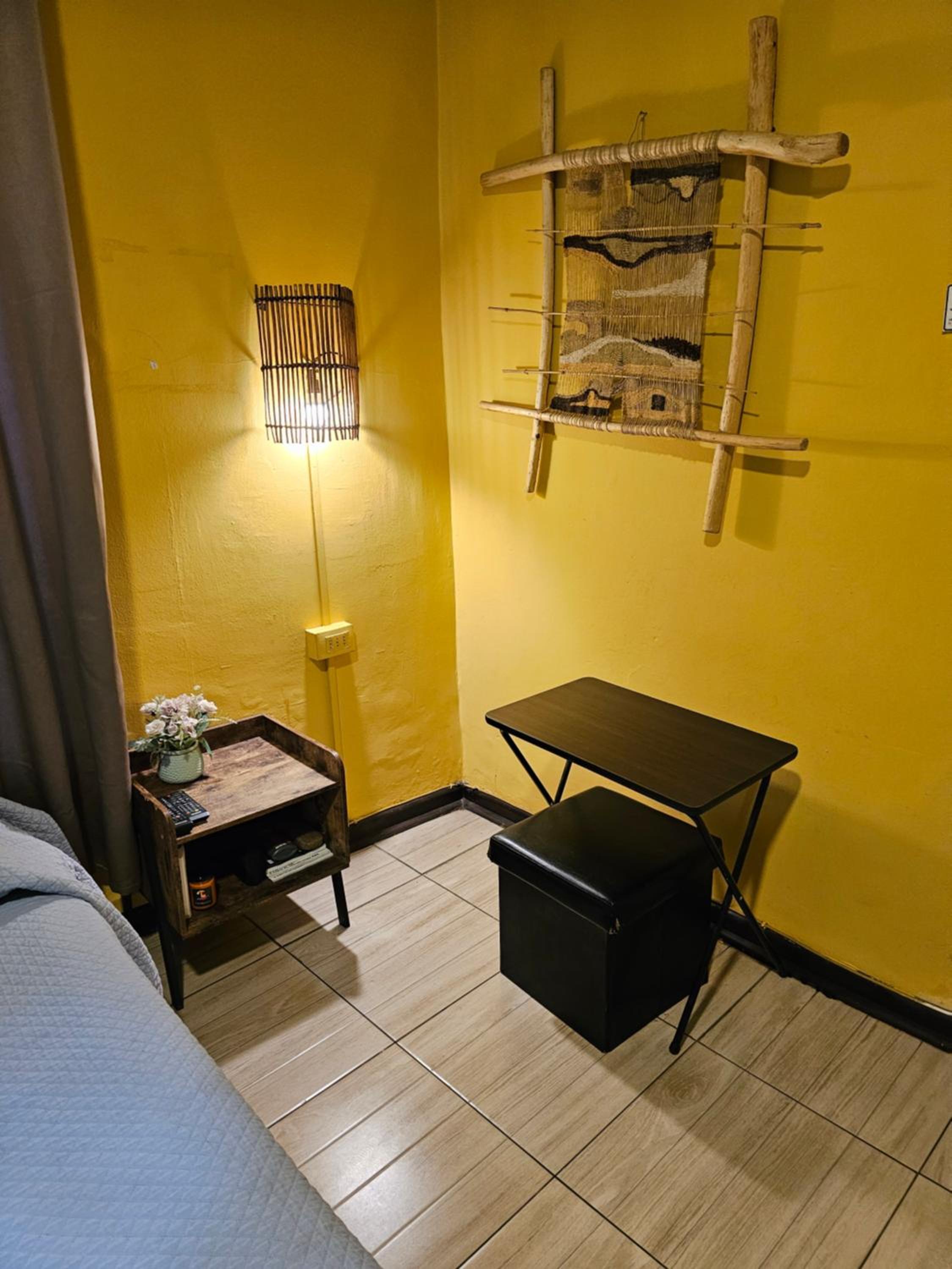 Twin Room with Private Bathroom photo 3