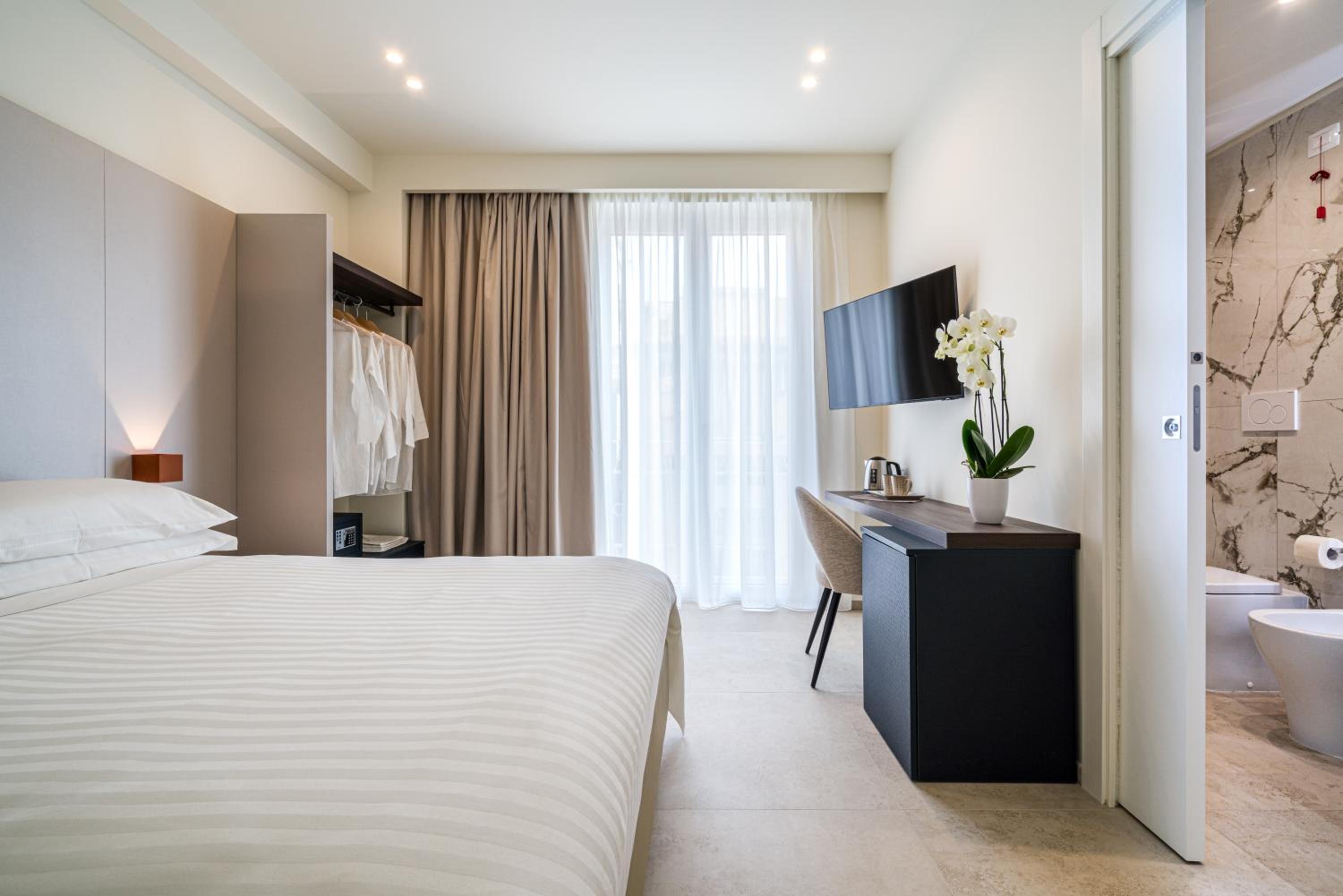 Double Room with Balcony photo 3