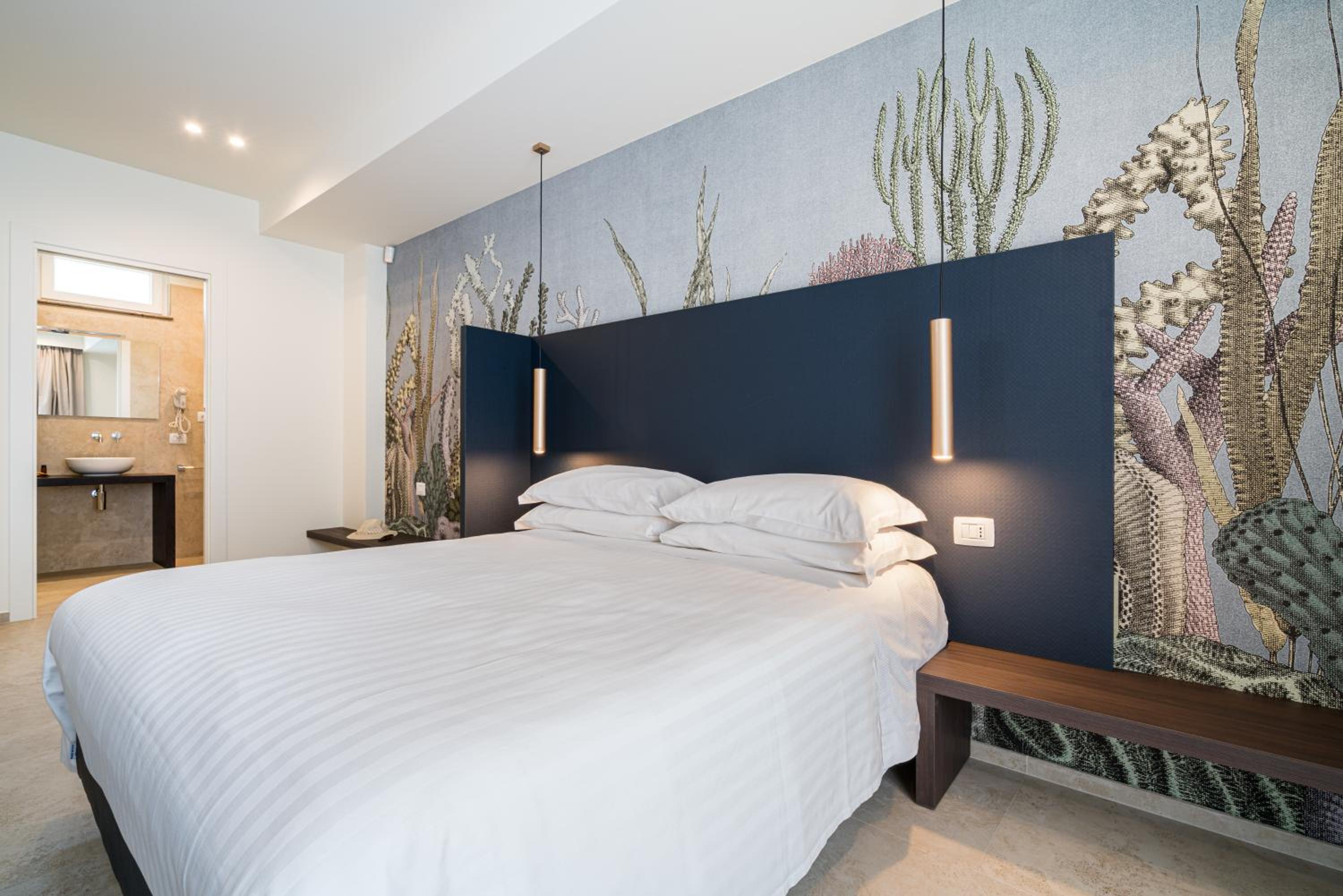 Deluxe Double Room with Balcony photo 1
