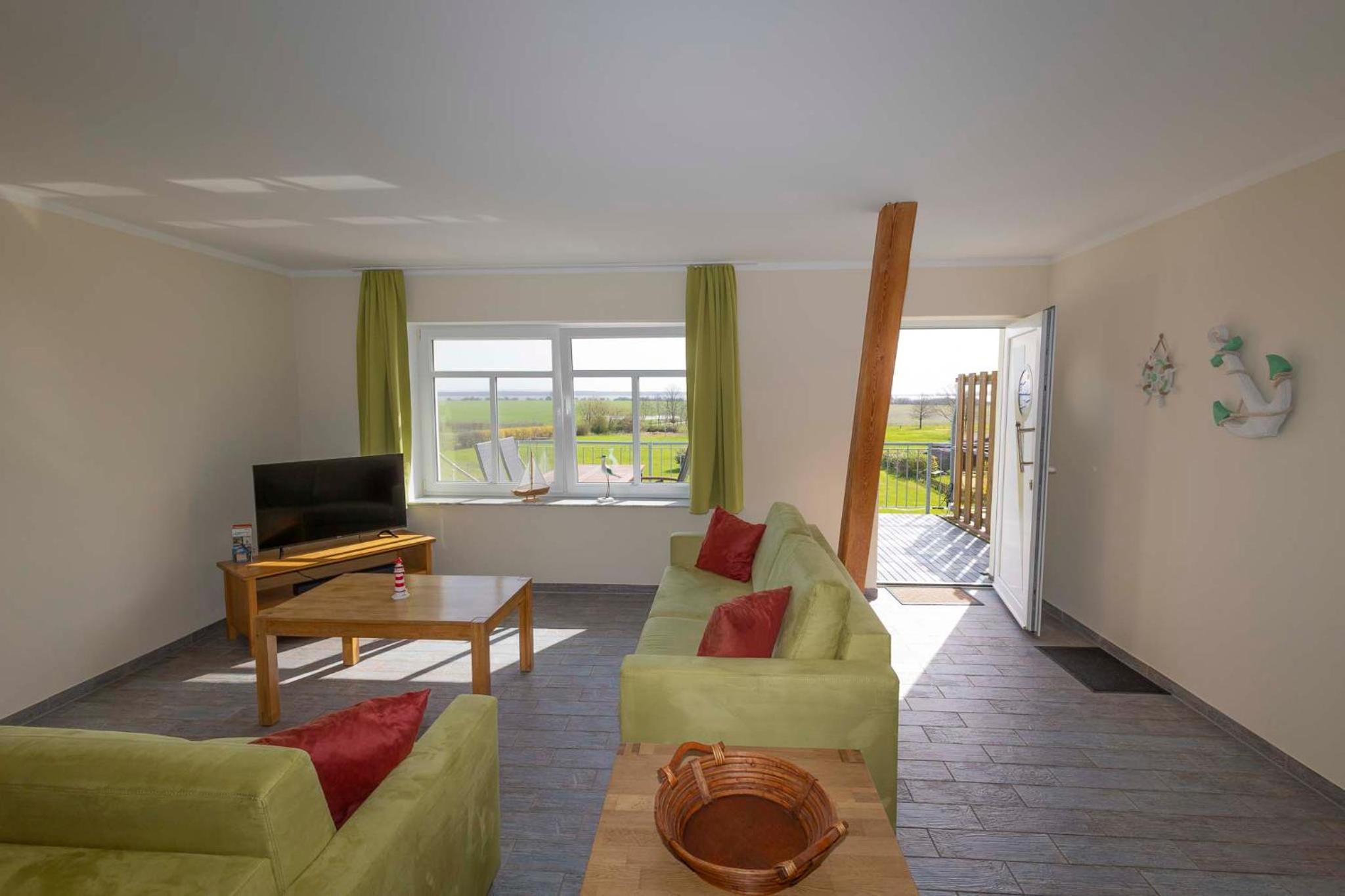 Apartment with Balcony photo 3