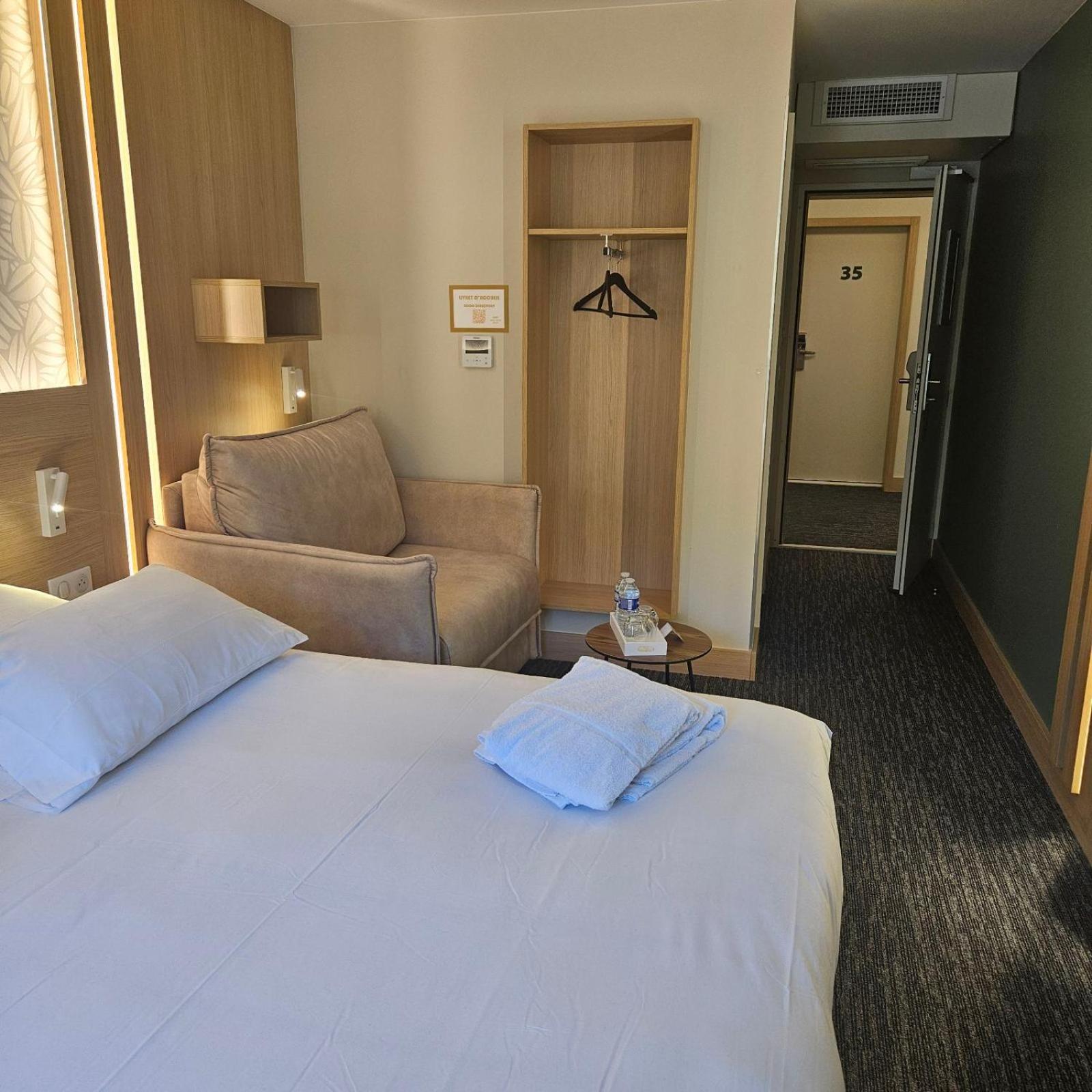 Triple Room (1 Double Bed + 1 Single Bed)
