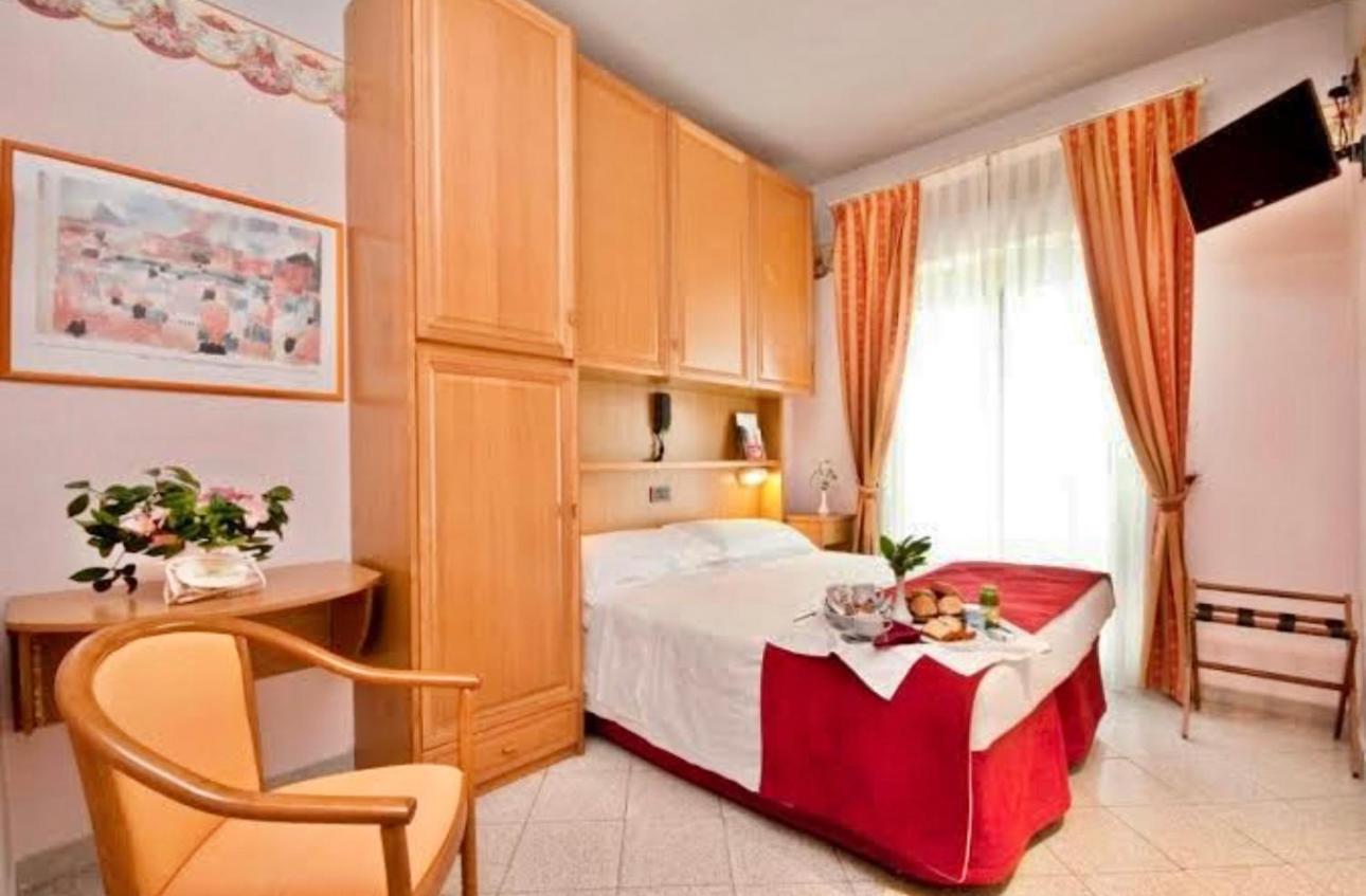 Double Room (1 Adult)