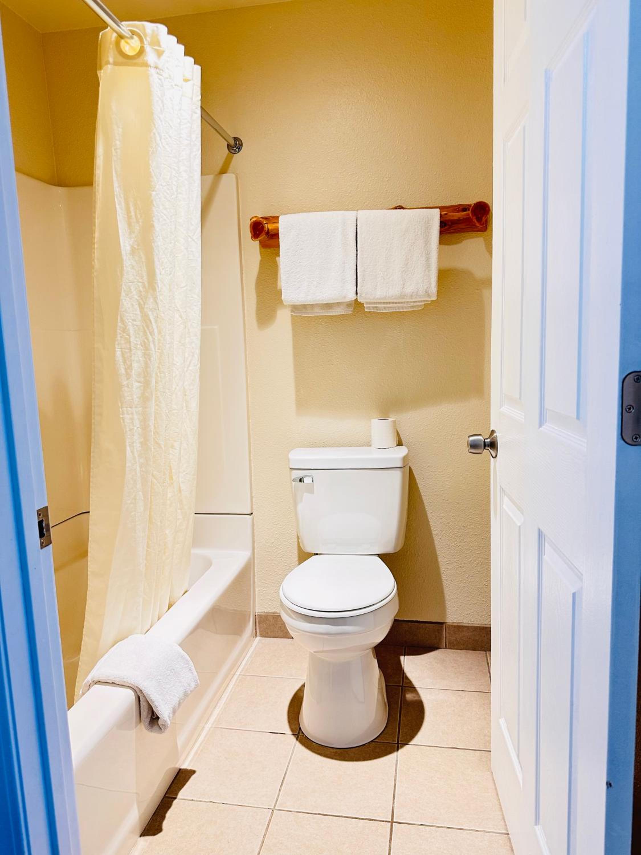 Queen Suite photo 2