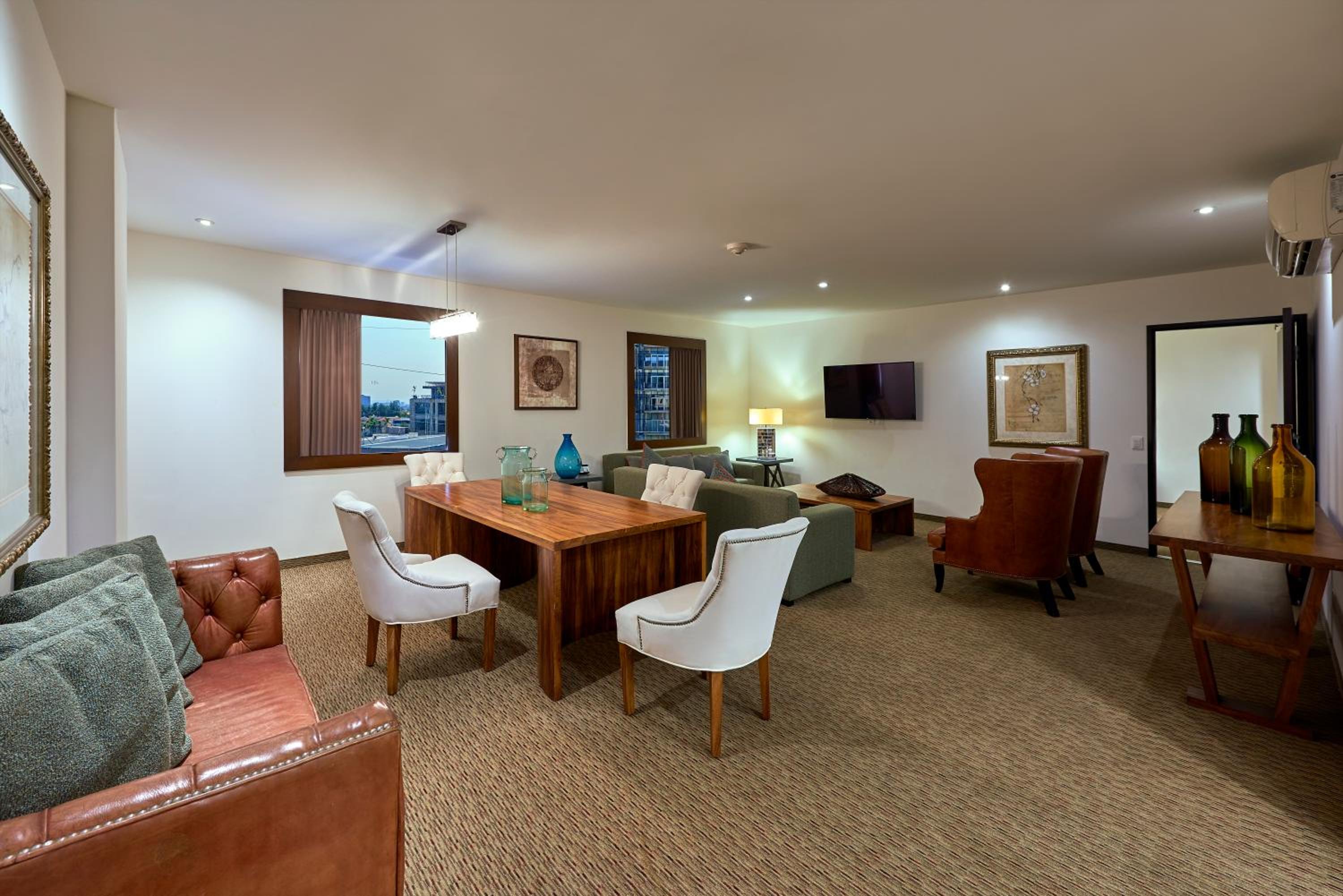 One-Bedroom King Suite