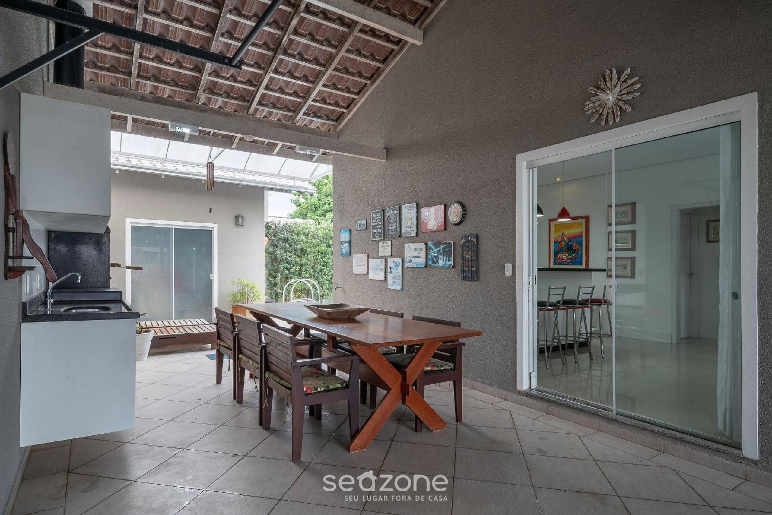 Villa photo 2