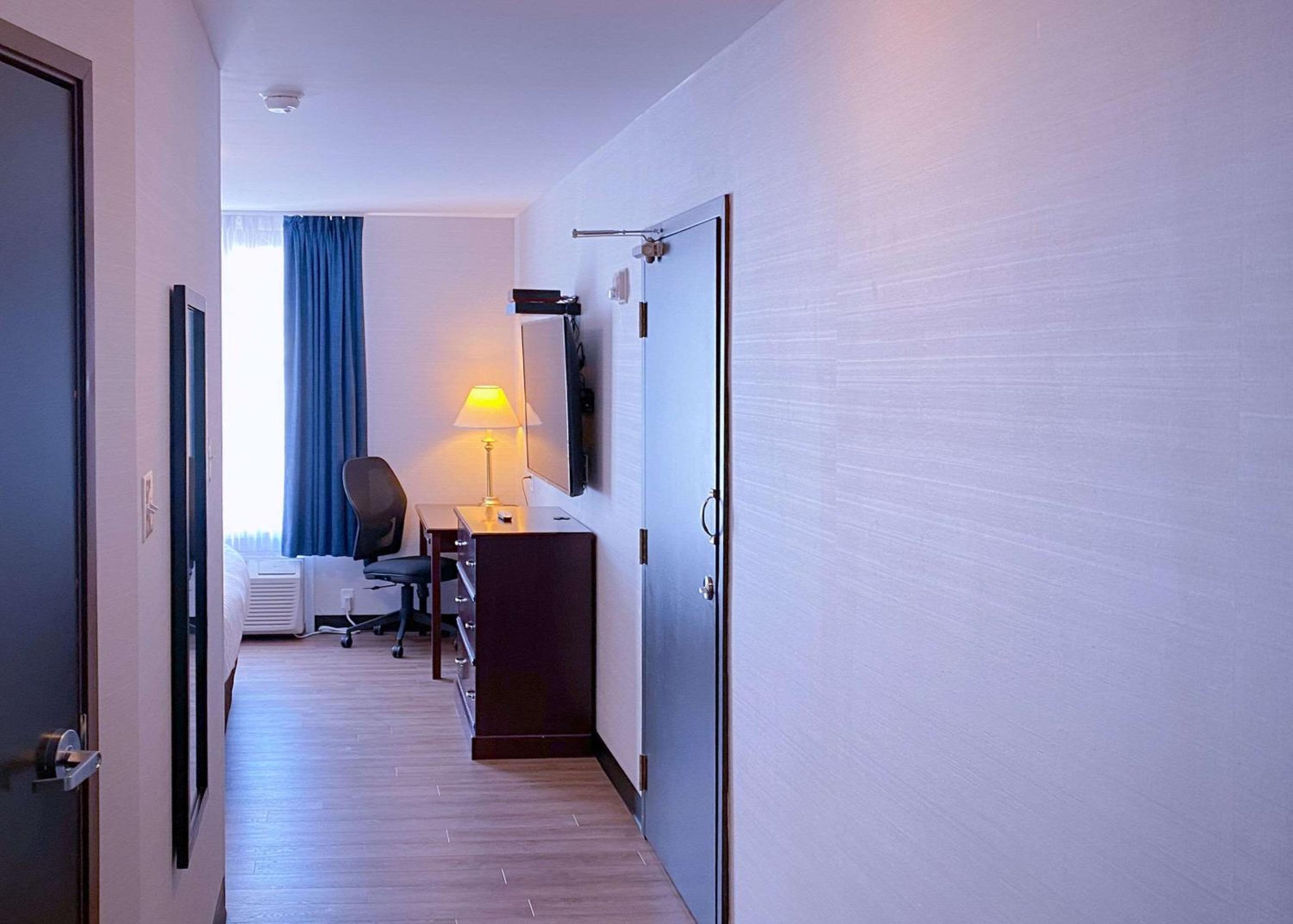 King Room - Disability Access/Non-Smoking - Photo 2