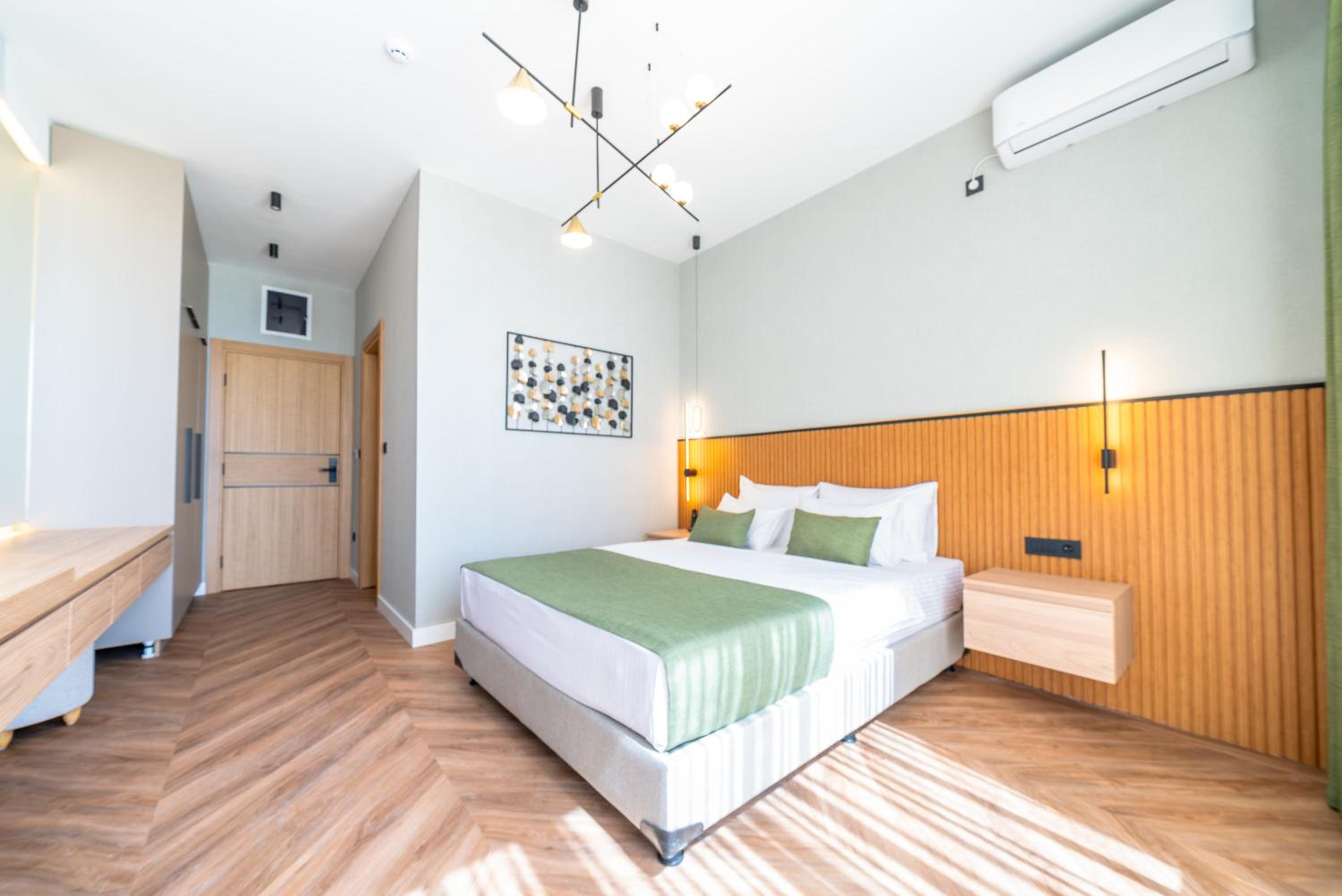 Deluxe Double Room with Sea View - Photo 5
