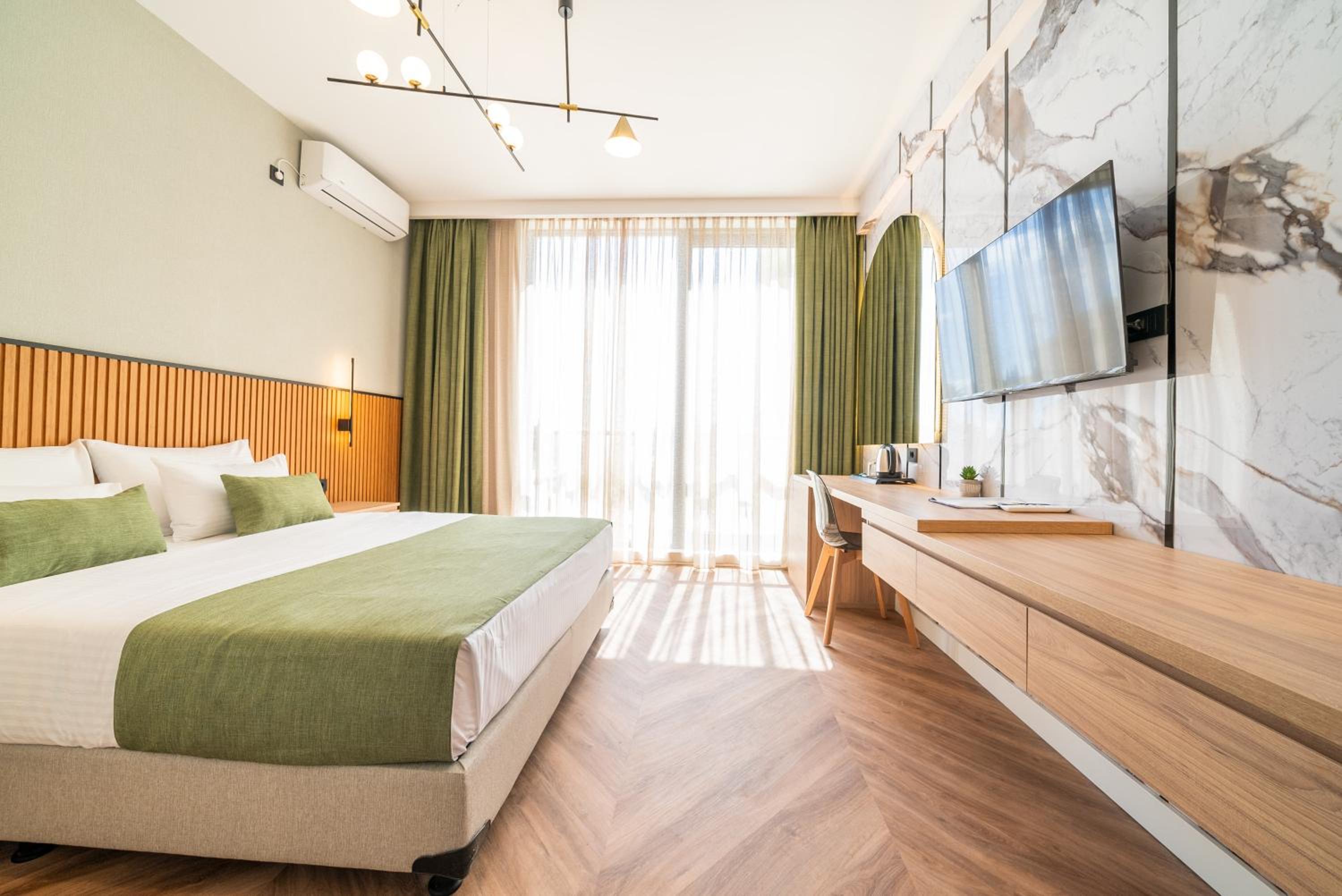 Deluxe Double Room with Sea View - Photo 1