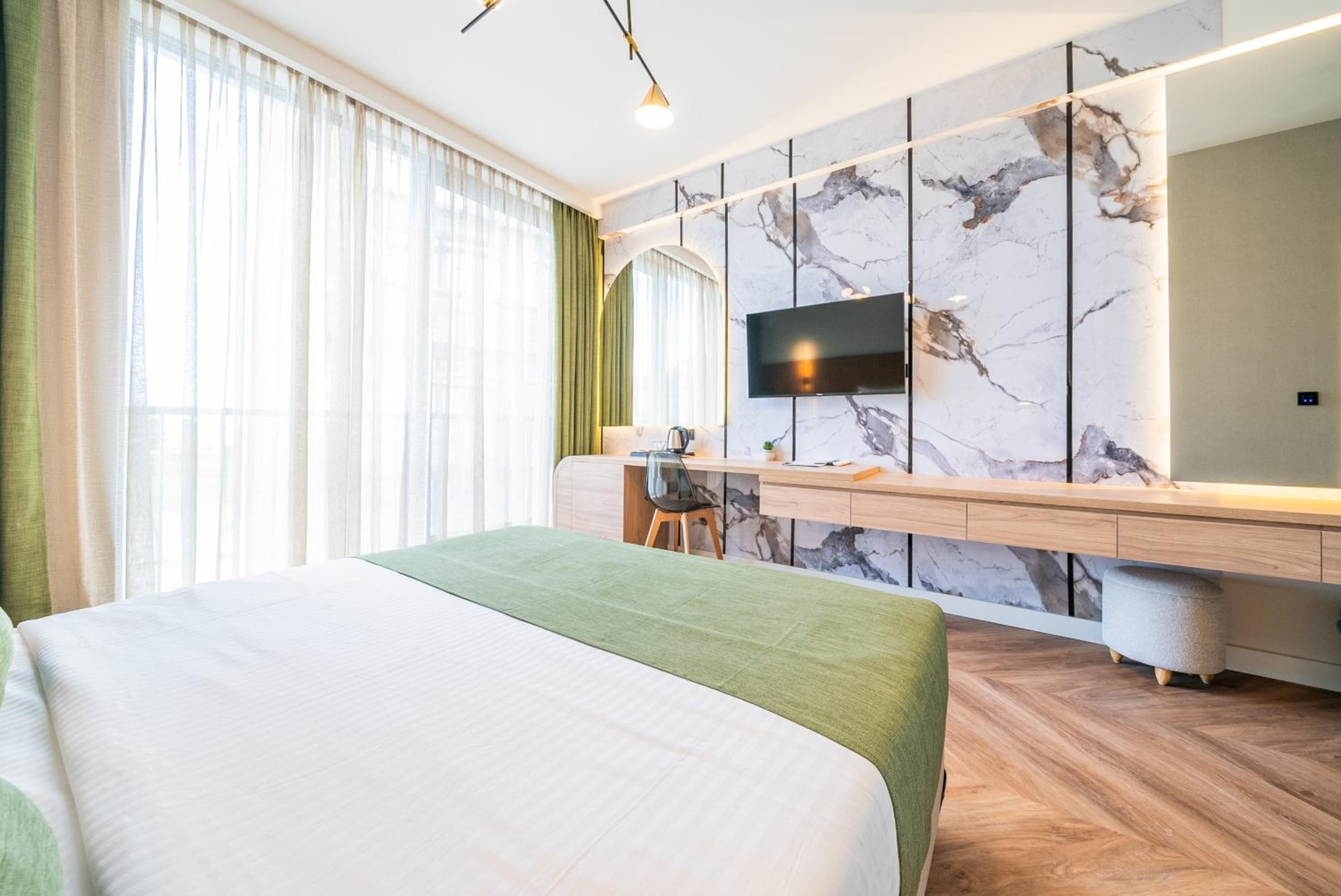 Deluxe Double Room with Sea View - Photo 2