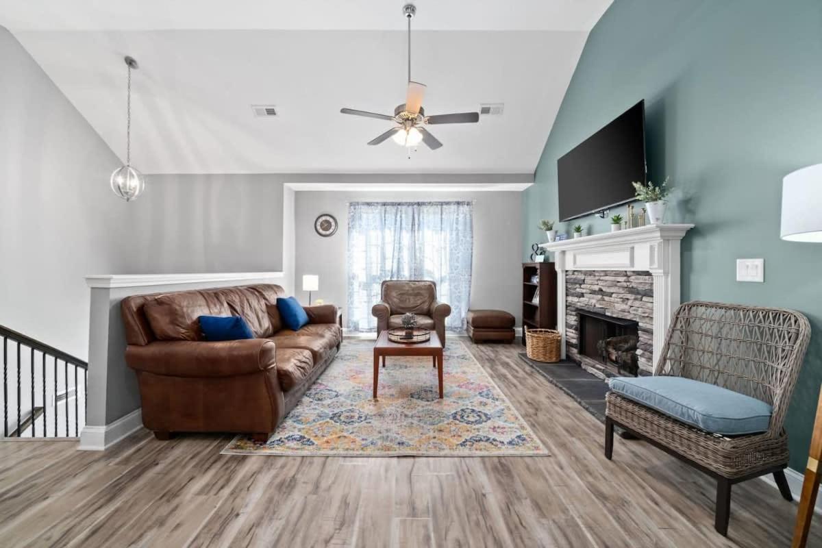 Family Room photo 1
