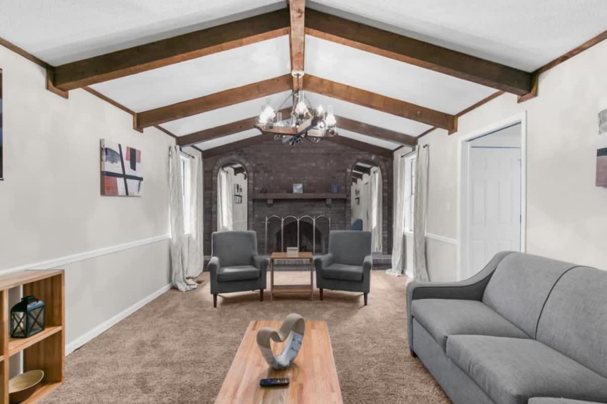 Family Room photo 1