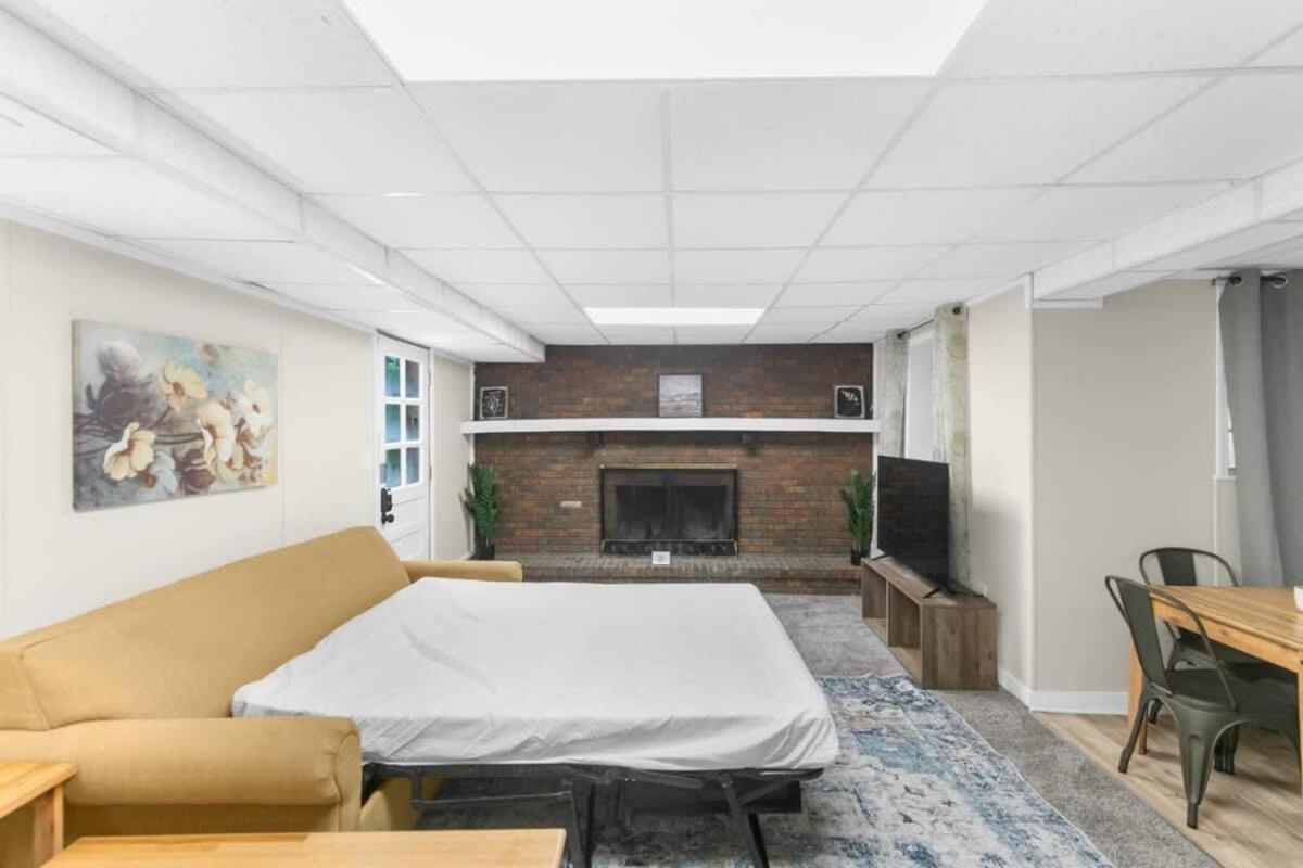 Family Room photo 2