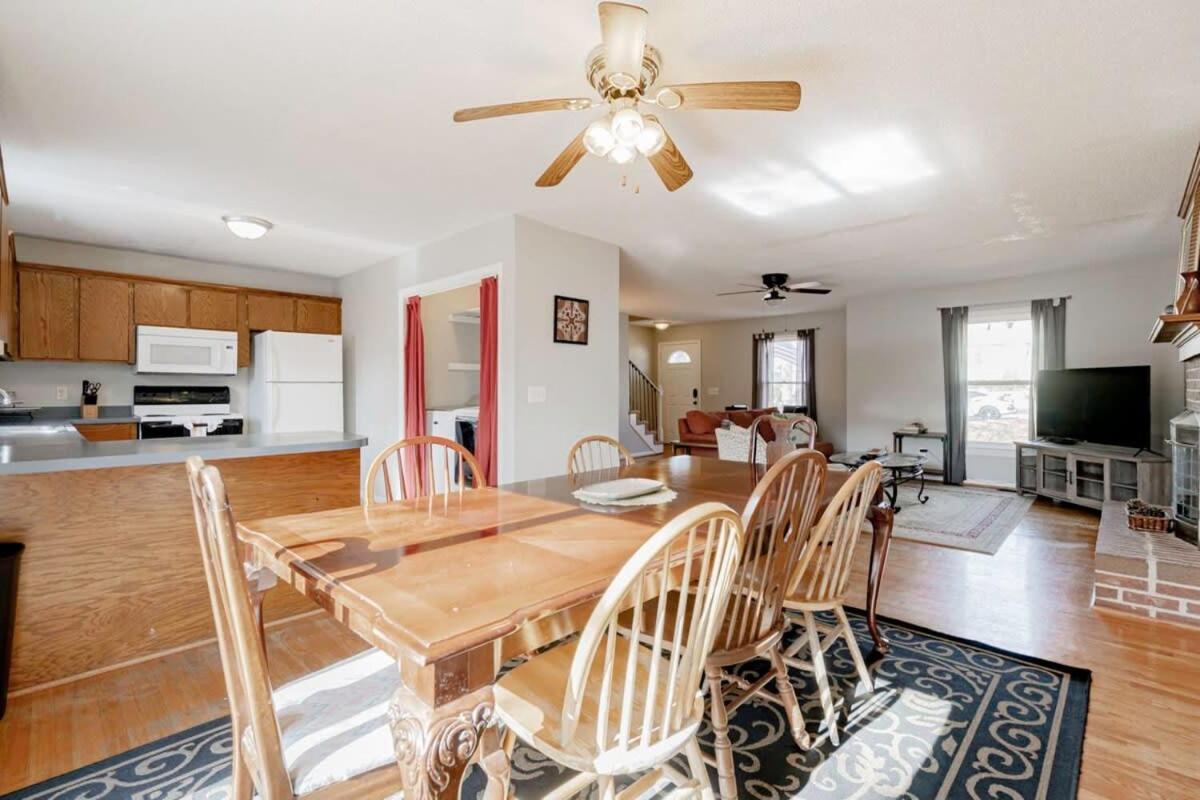 Family Room - Photo 37