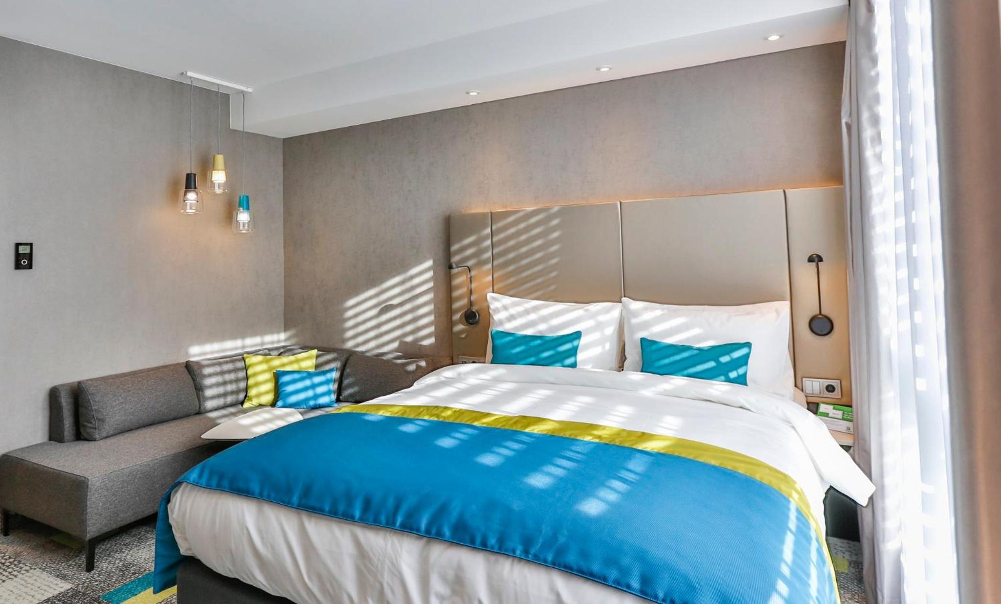 Standard Queen Room photo 2