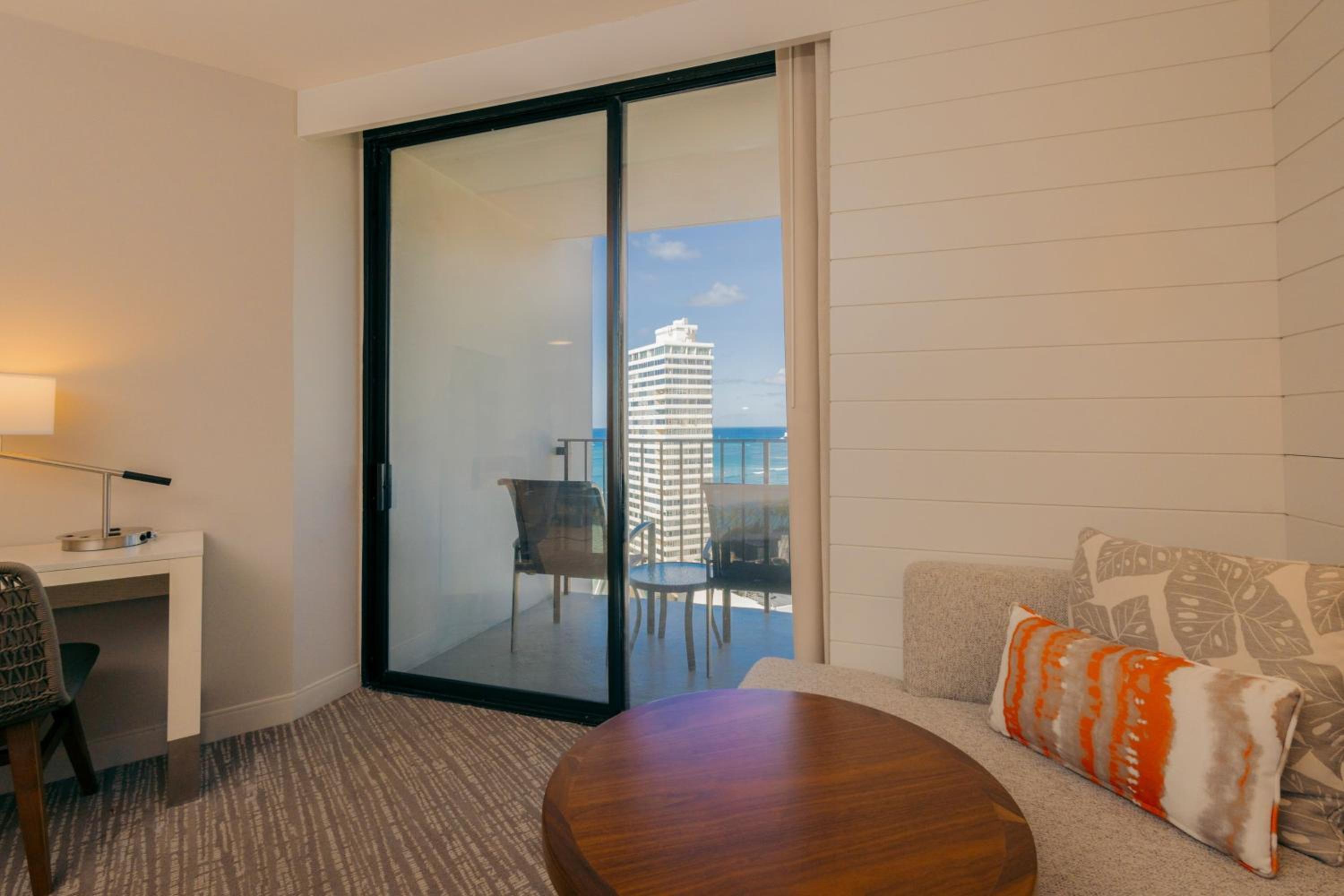 Ocean View, Guest room, 2 Double, Paoakalani Tower, Balcony