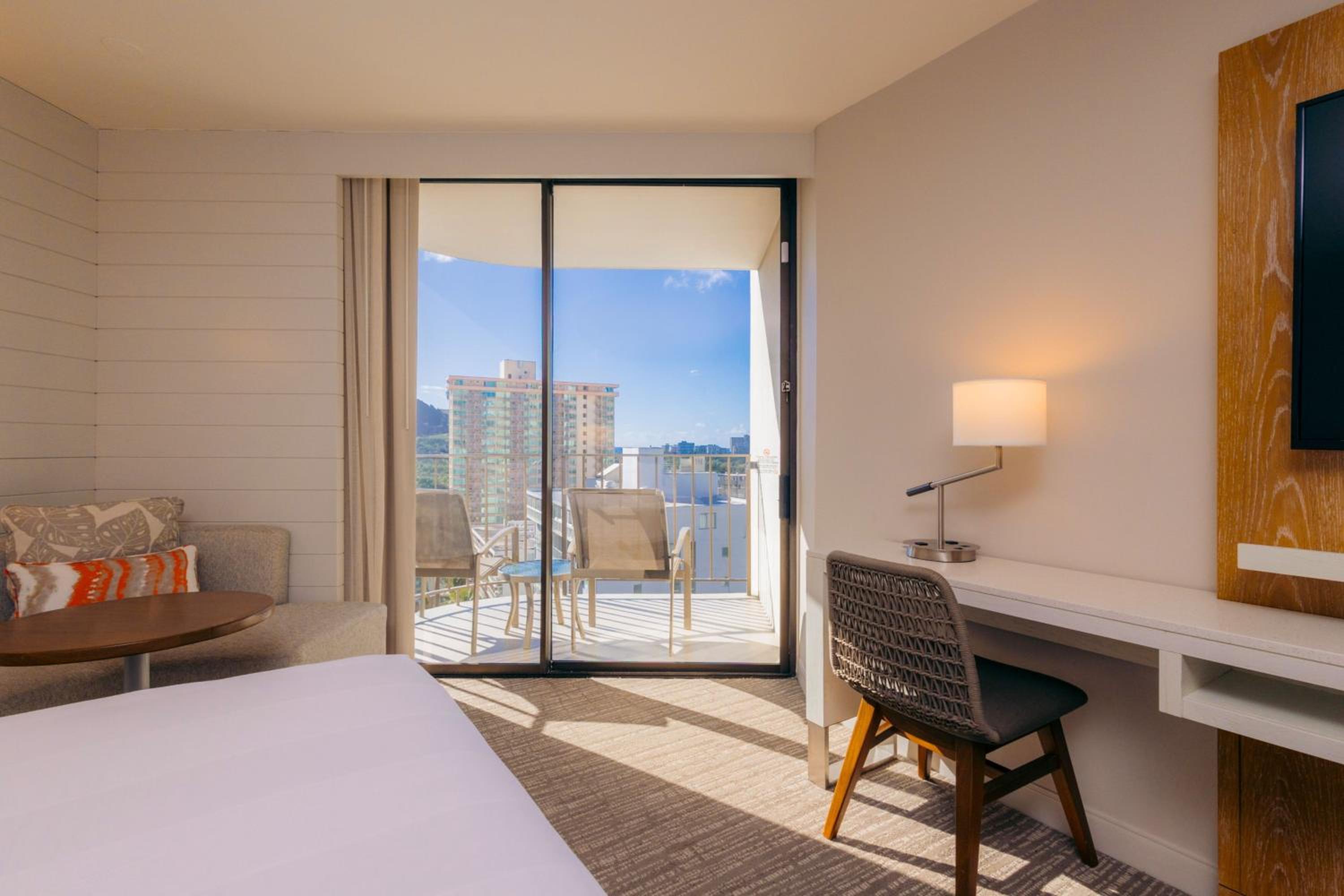 King Room with Sofa Bed and City View - Hearing Accessible thumbnail 5
