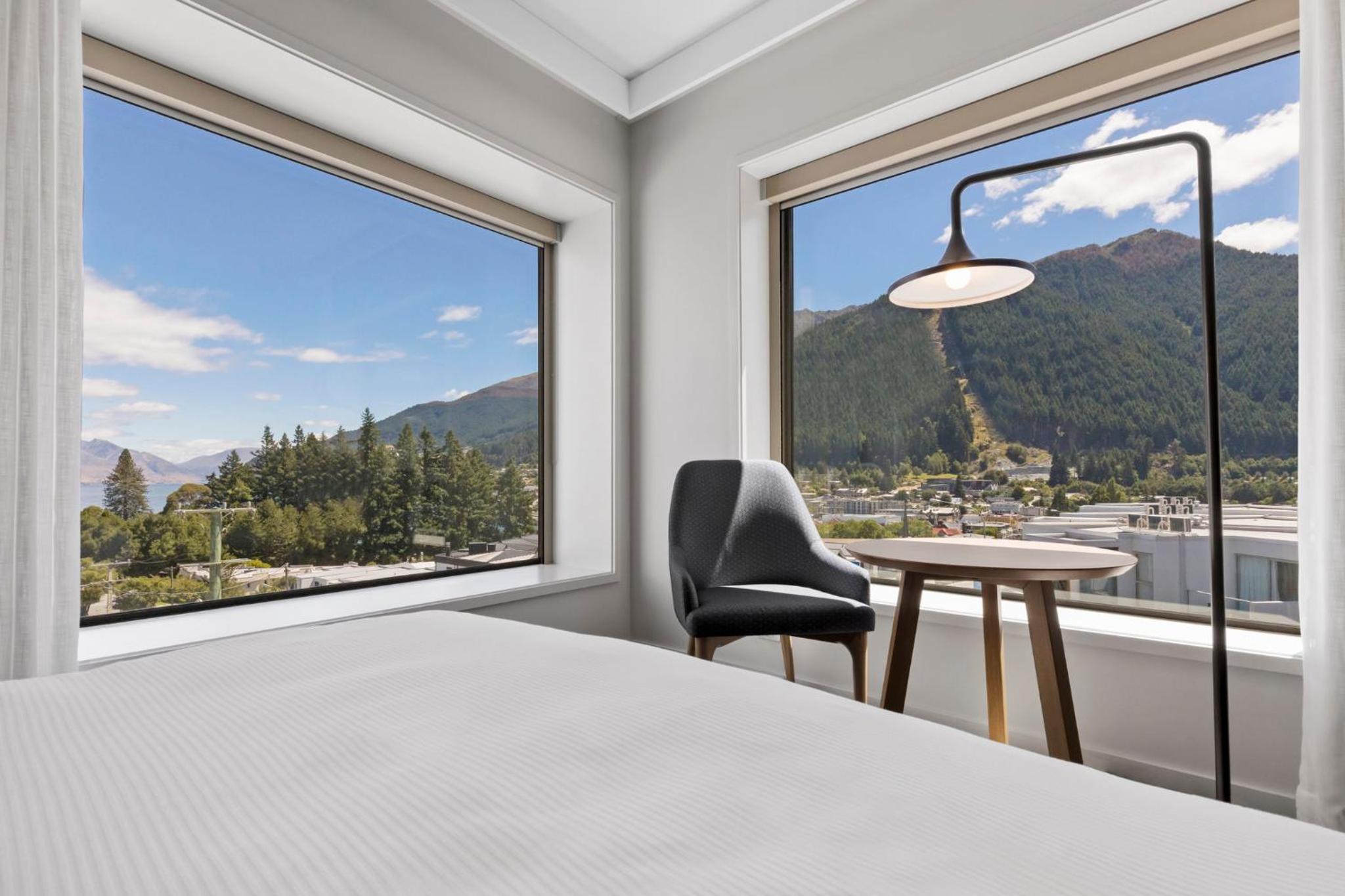 Standard Room with View - Free Breakfast thumbnail 6