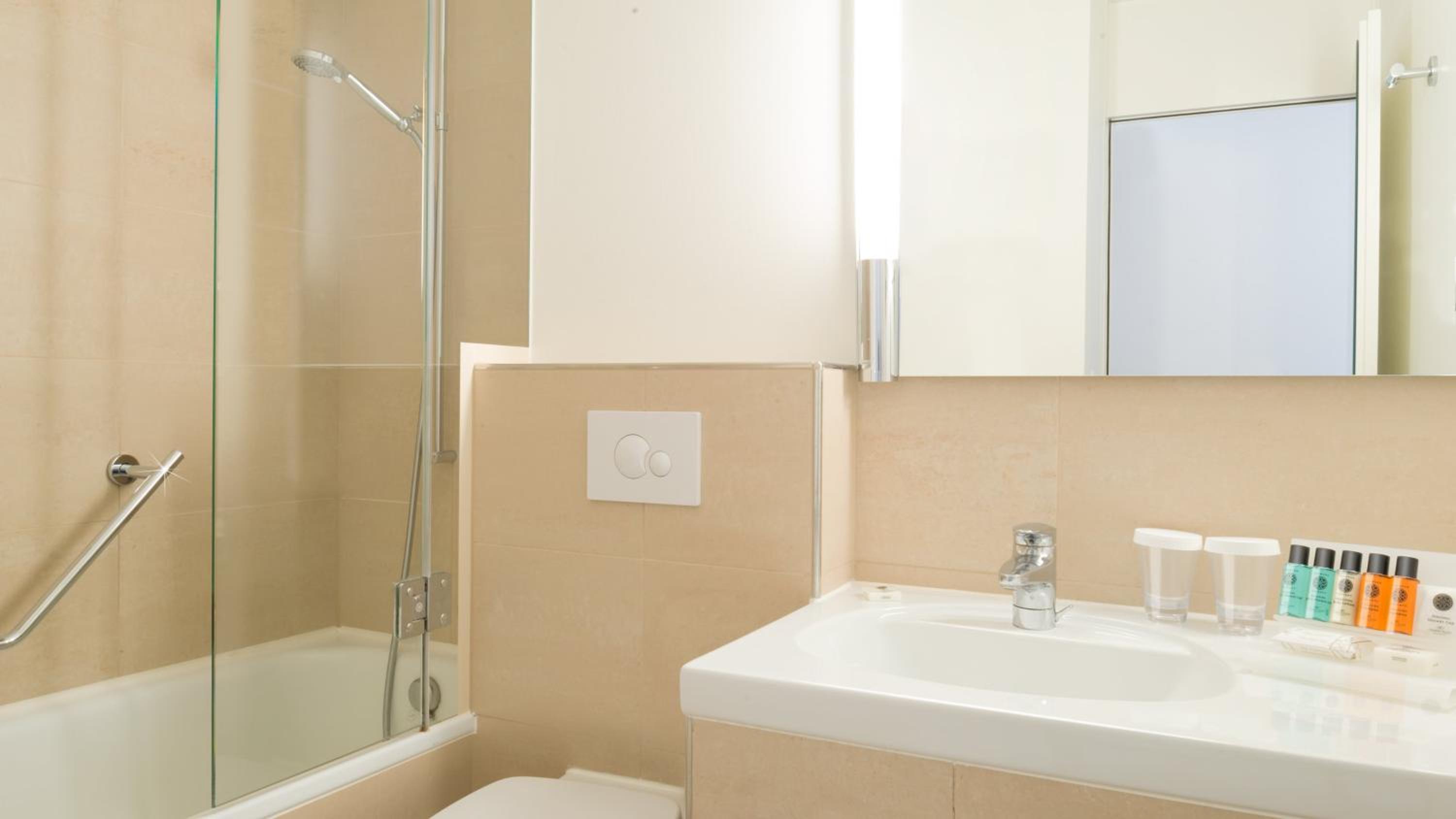 Premium Queen Room - Photo 4