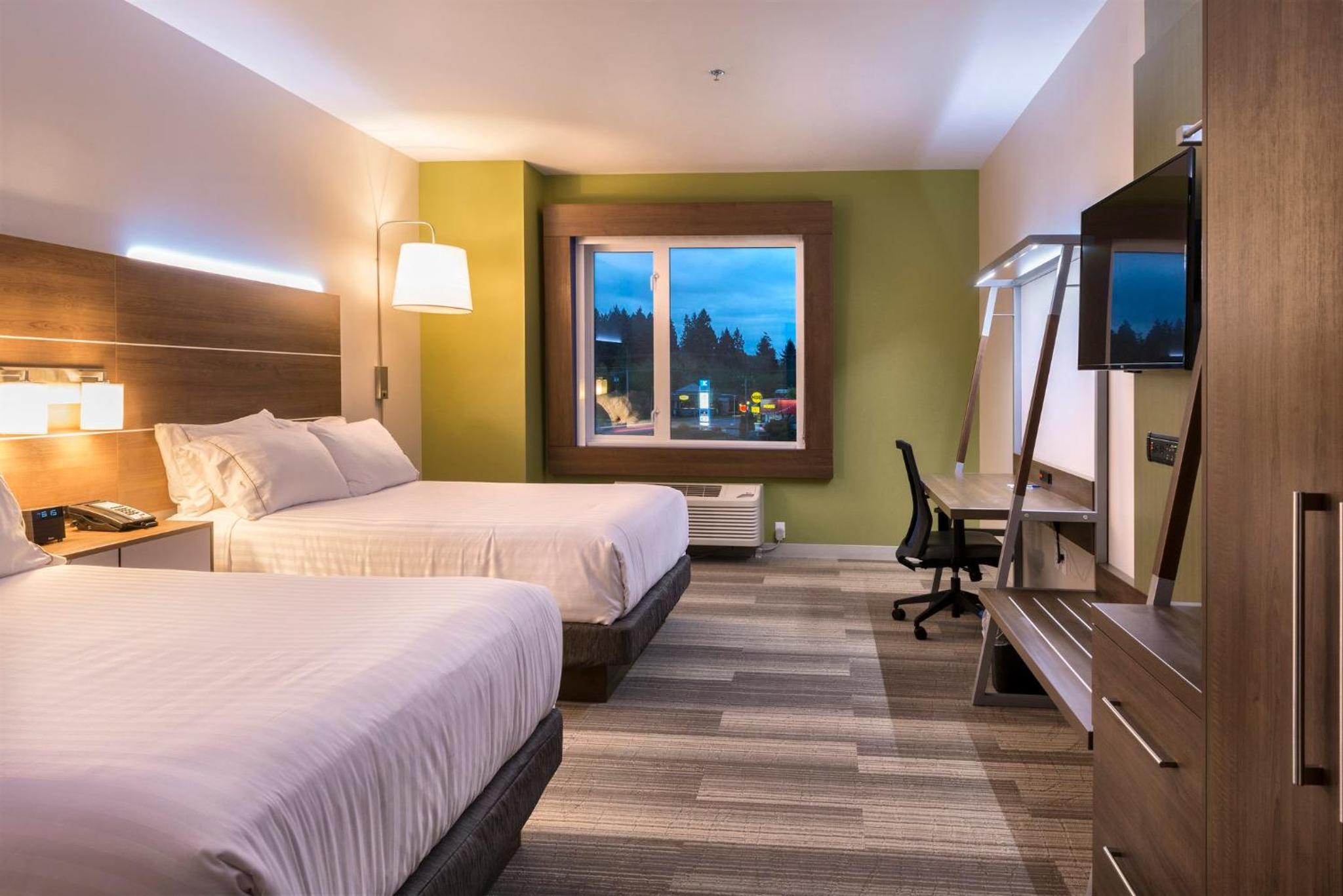 Queen Suite with Two Queen Beds - Mobility Accessible