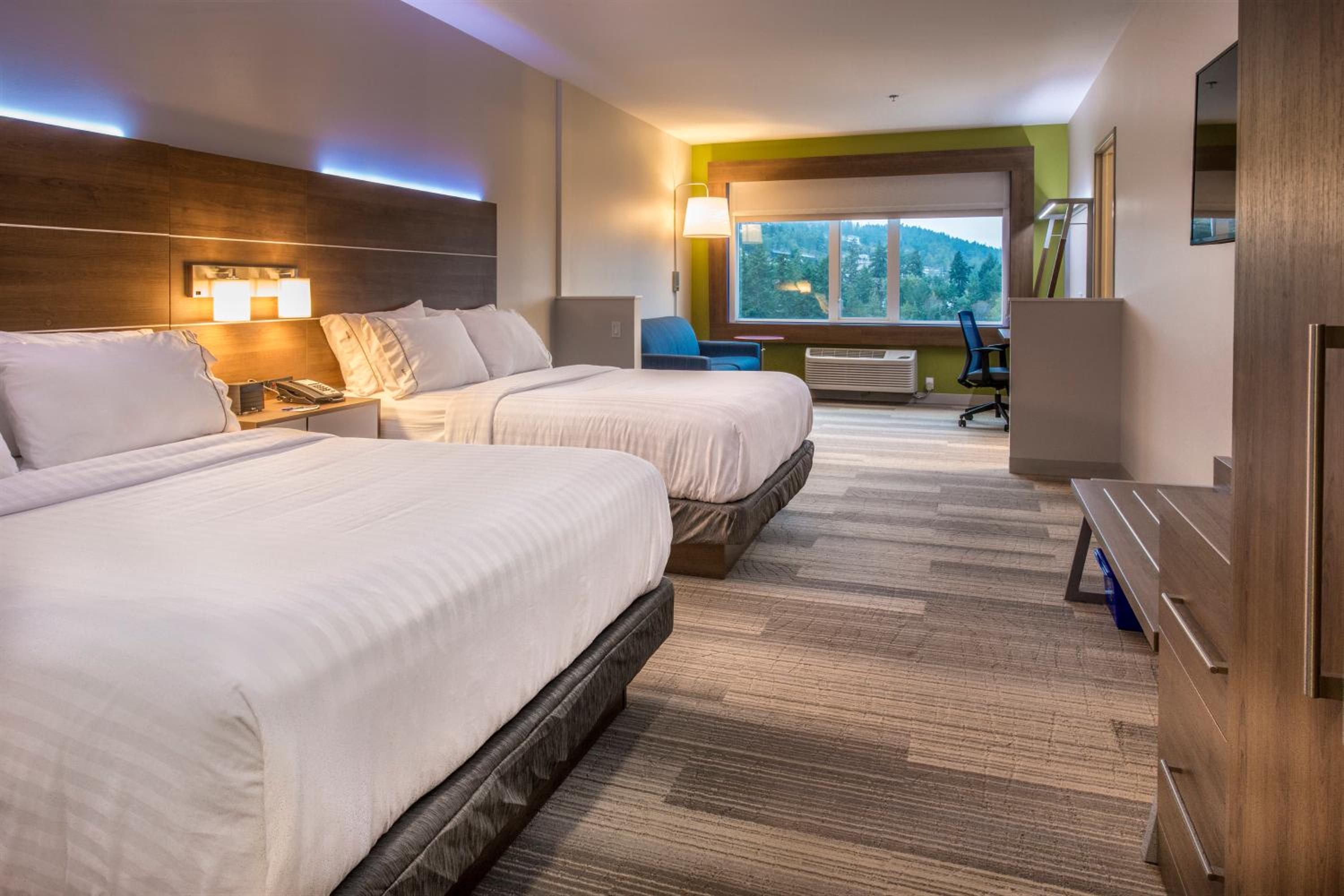 Two Bed Suite With Wet Bar photo 1