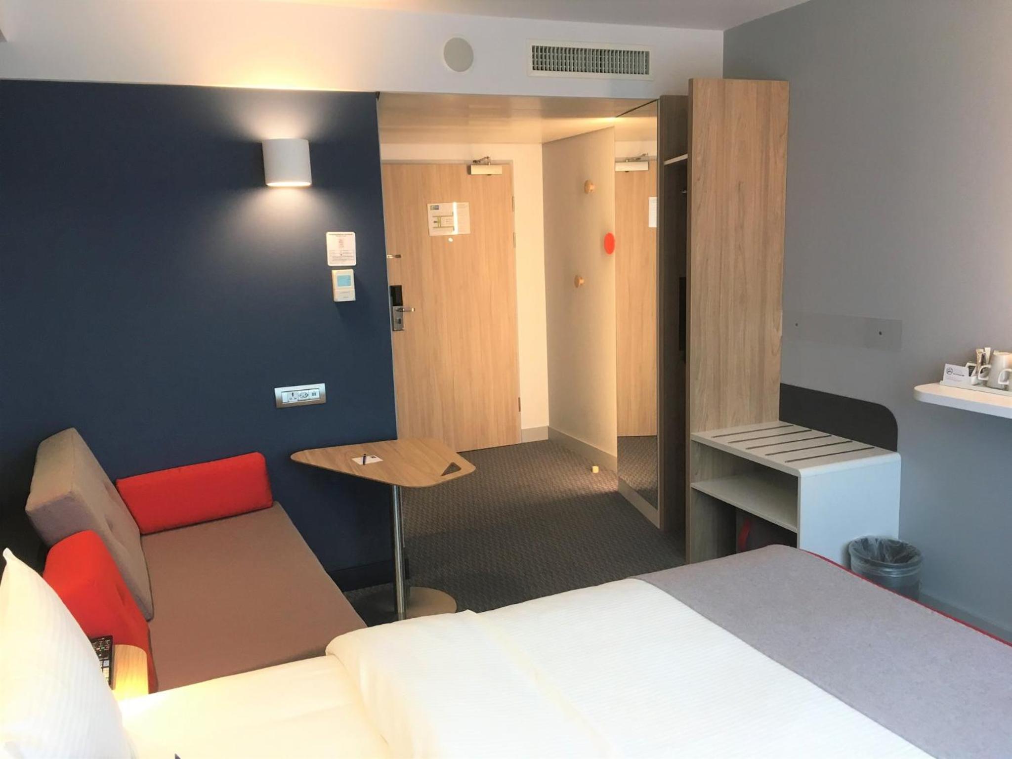 Standard Double Room with Sofa Bed - Photo 7