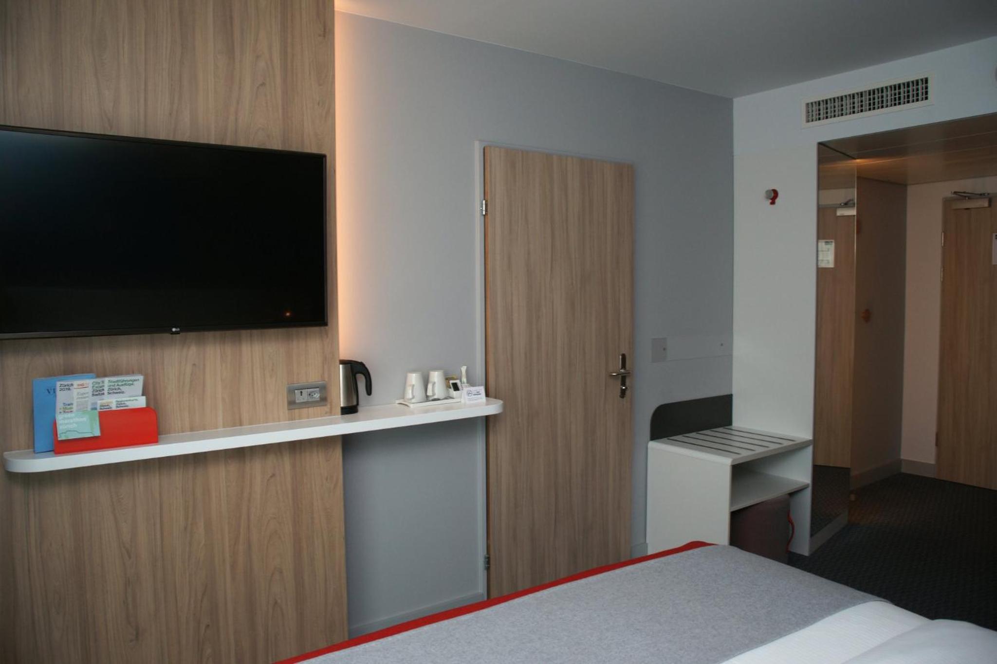 Standard Double Room with Sofa Bed - Photo 6