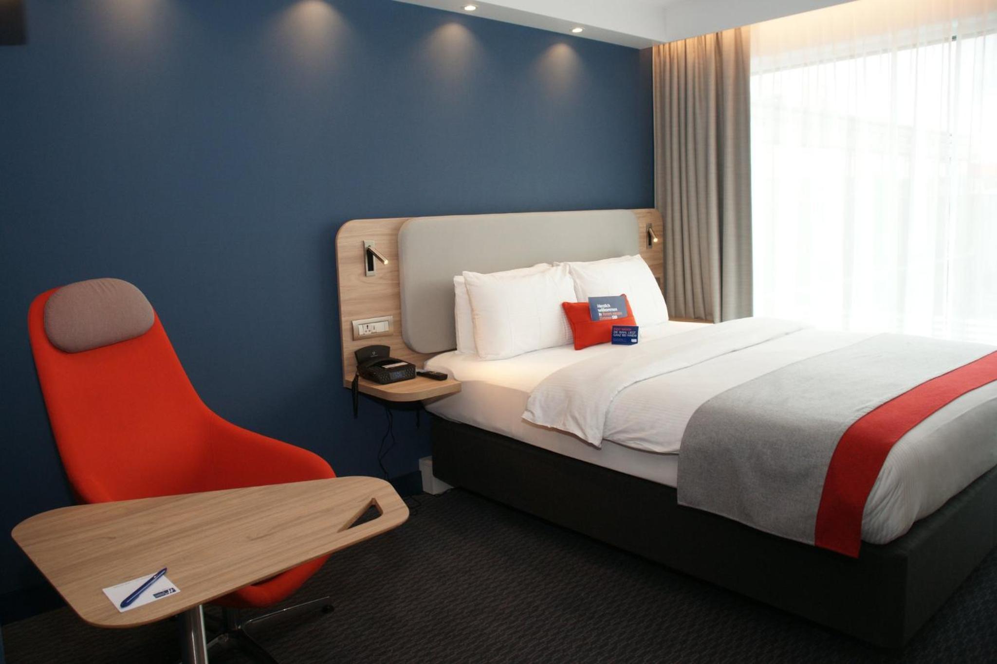 Standard Double Room with Sofa Bed - Photo 9