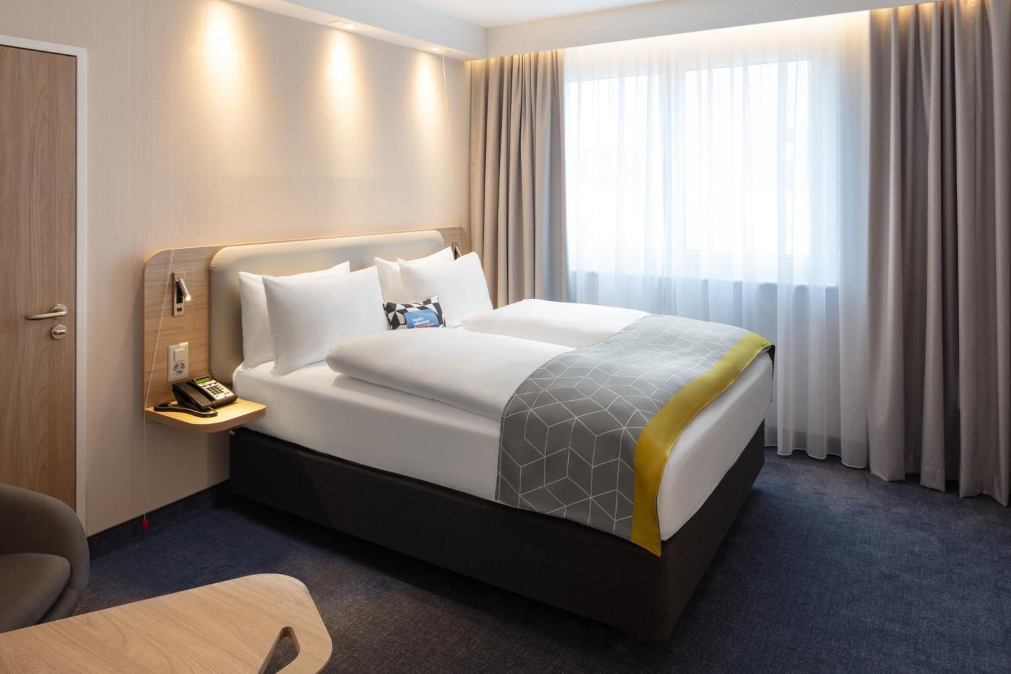 Standard Queen Room - Mobility Access - Photo 1