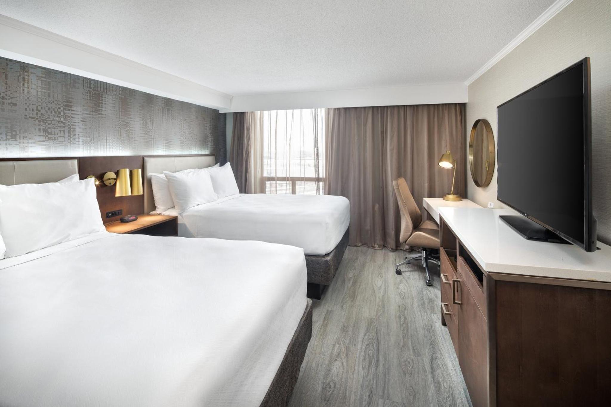Standard Double Room with Bath/Shower Combination - Photo 1
