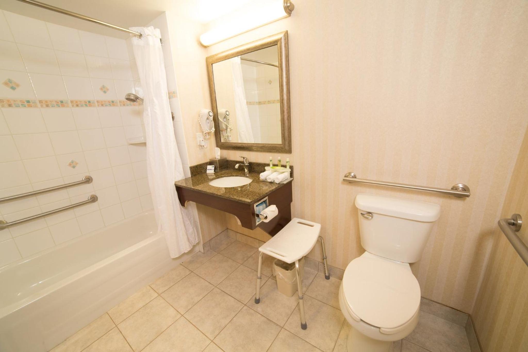 Double Room - Non-Smoking  - Photo 3