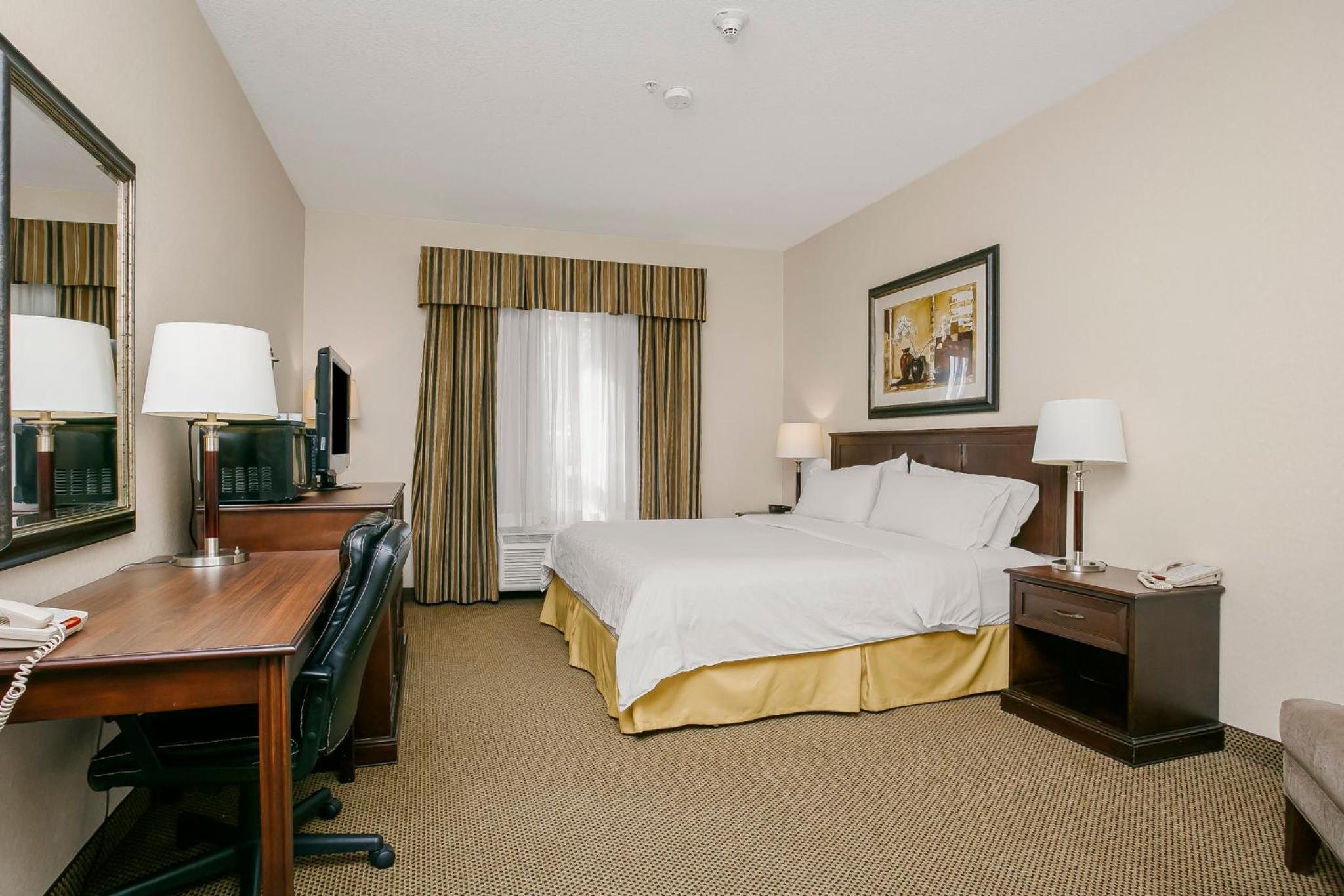 Standard King Room - Photo 1