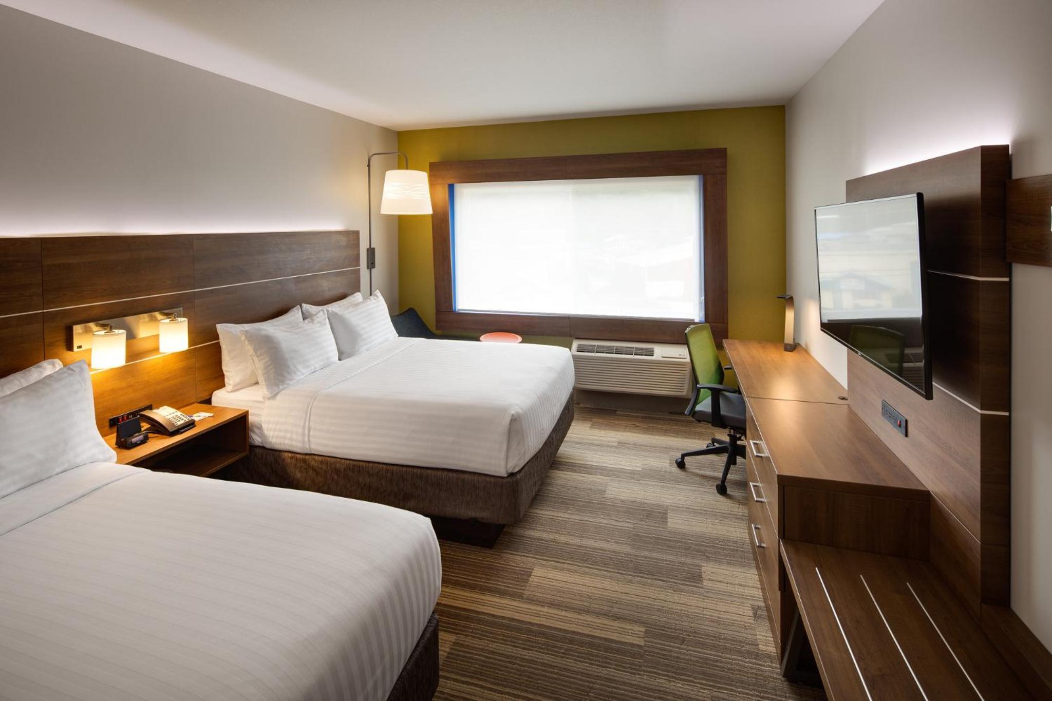 Standard Queen Room with Two Queen Beds