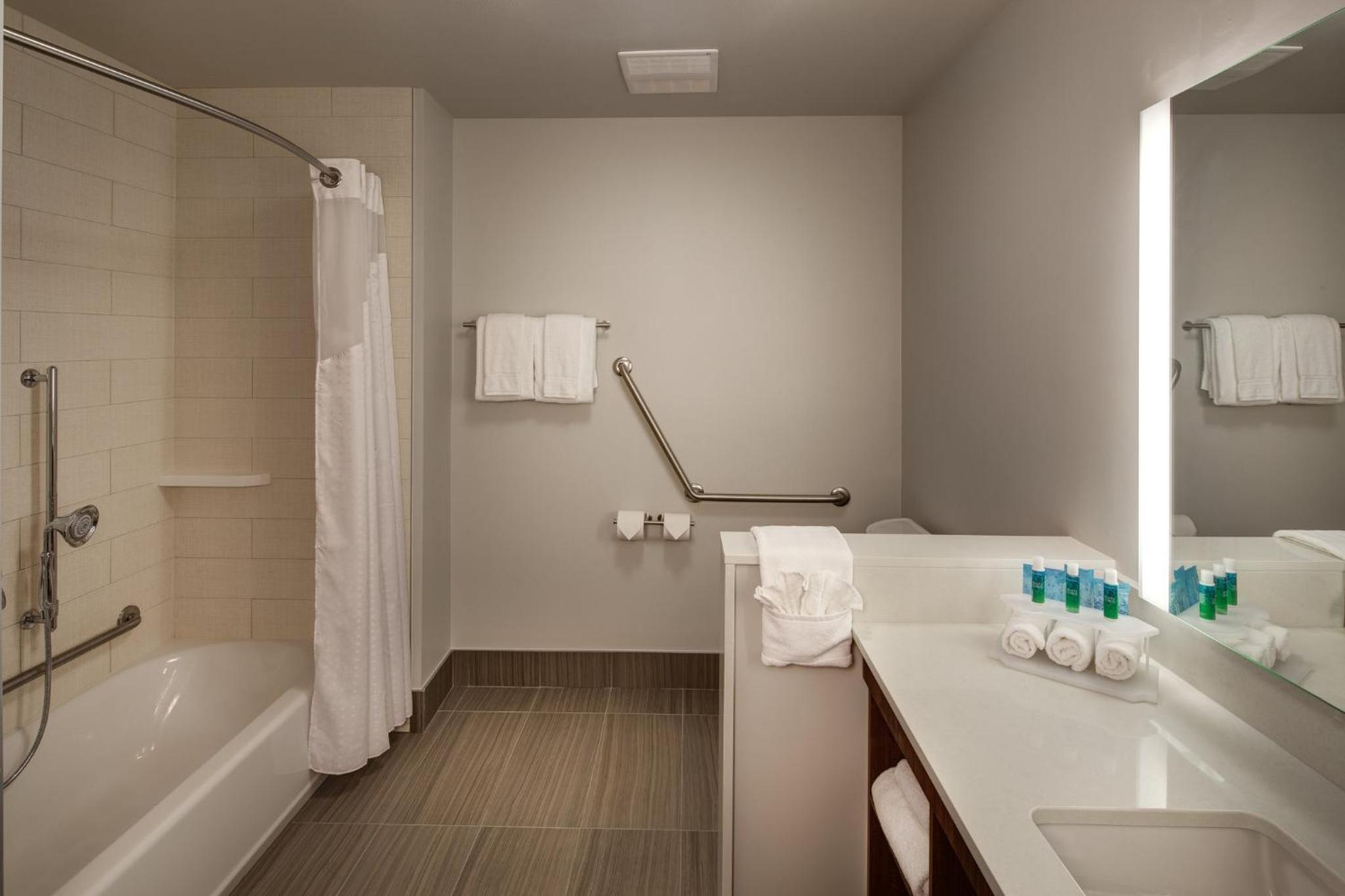 King Room - Mobility Access/Hearing Accessible