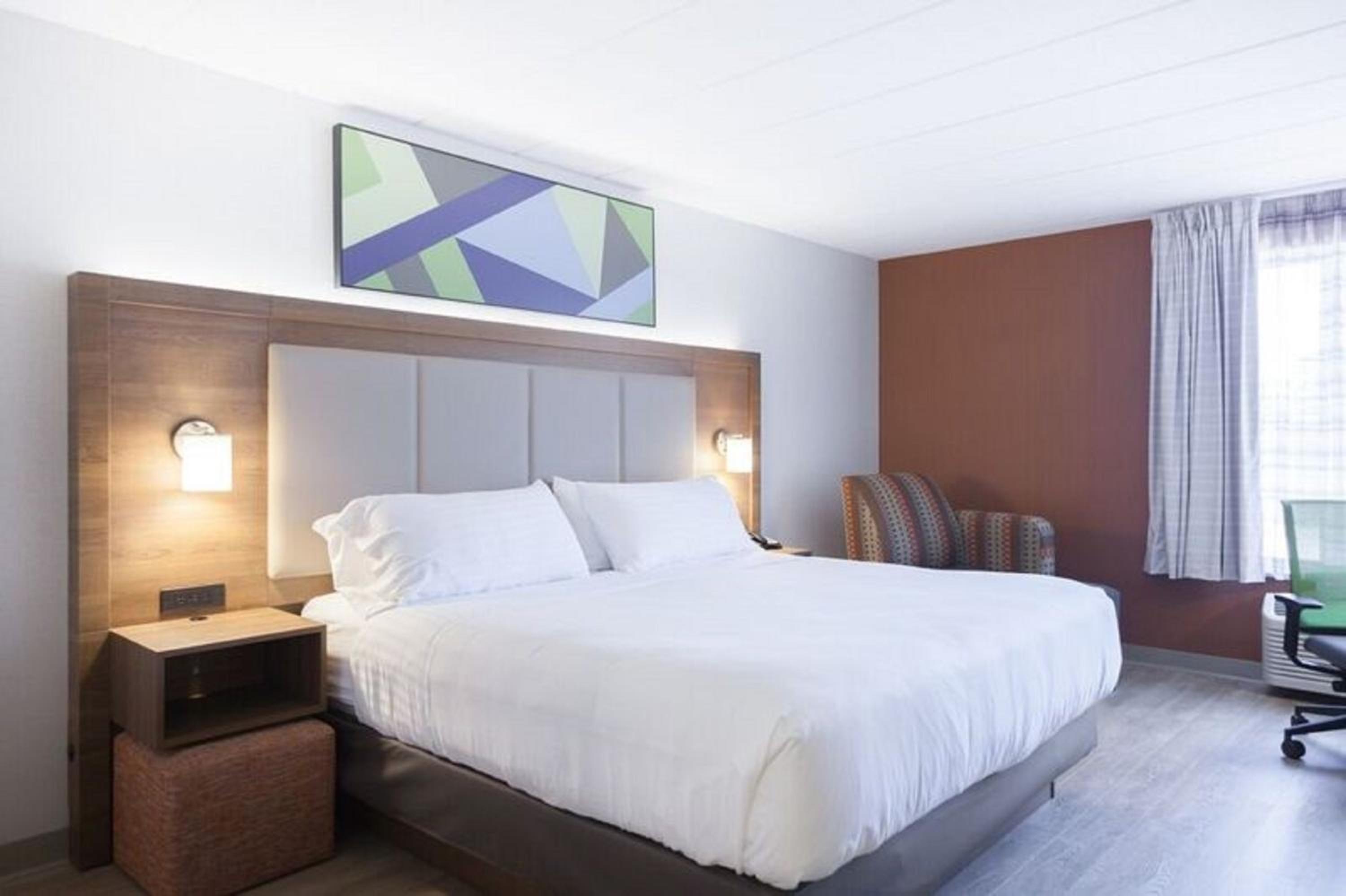 King Suite with Sofa Bed photo 2