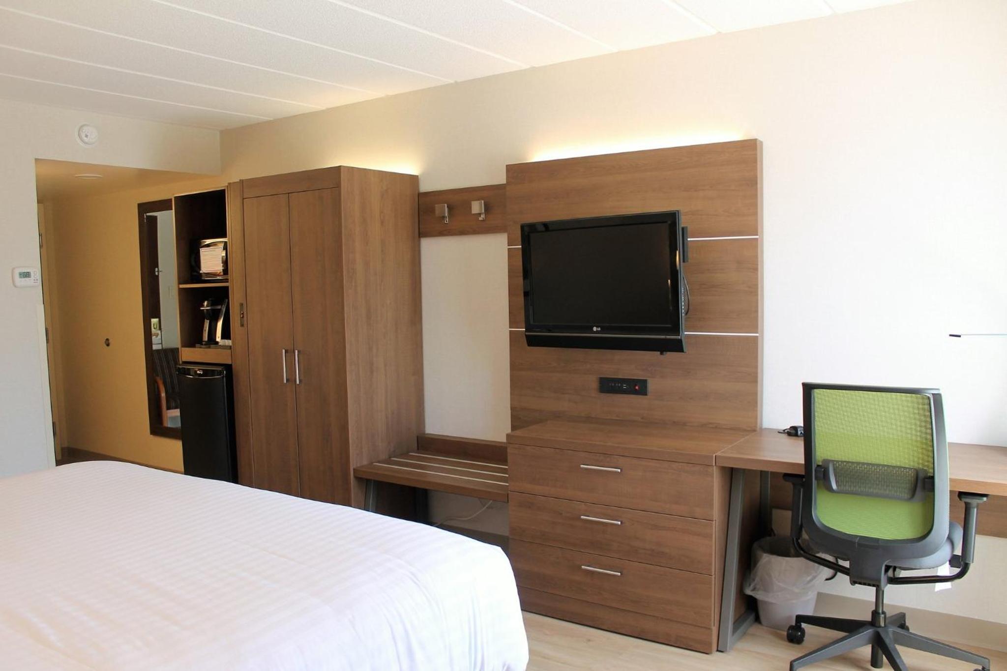 King Suite with Sofa Bed photo 1