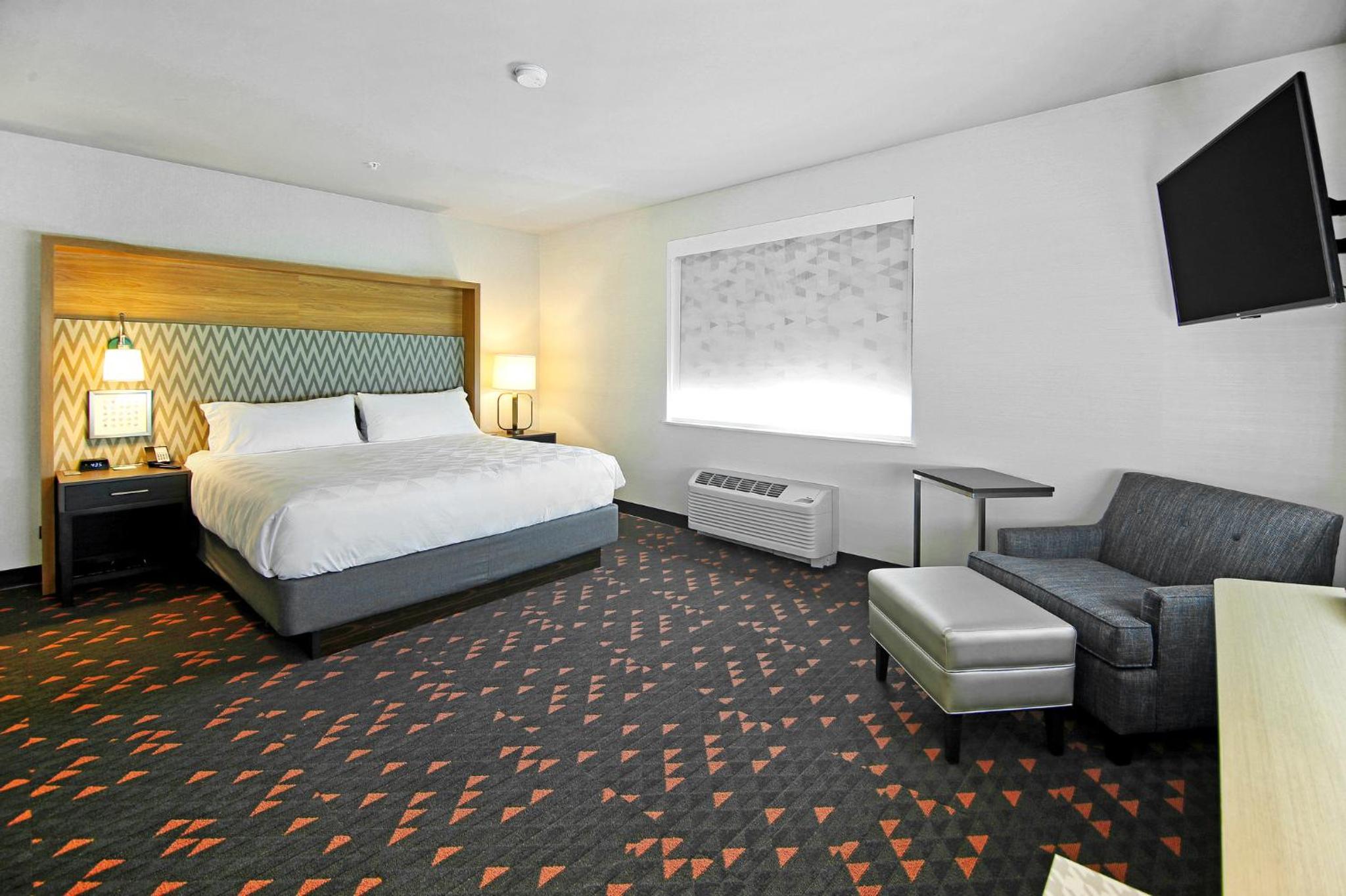 One-Bedroom King Suite