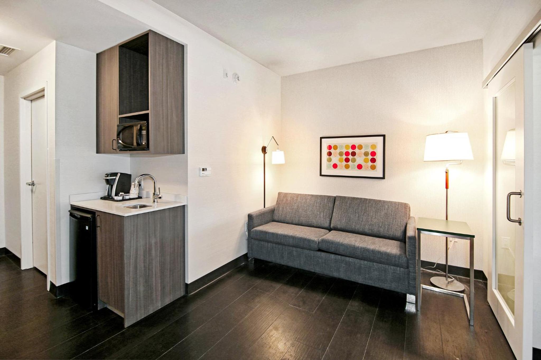 One-Bedroom Suite with Two Queen Beds