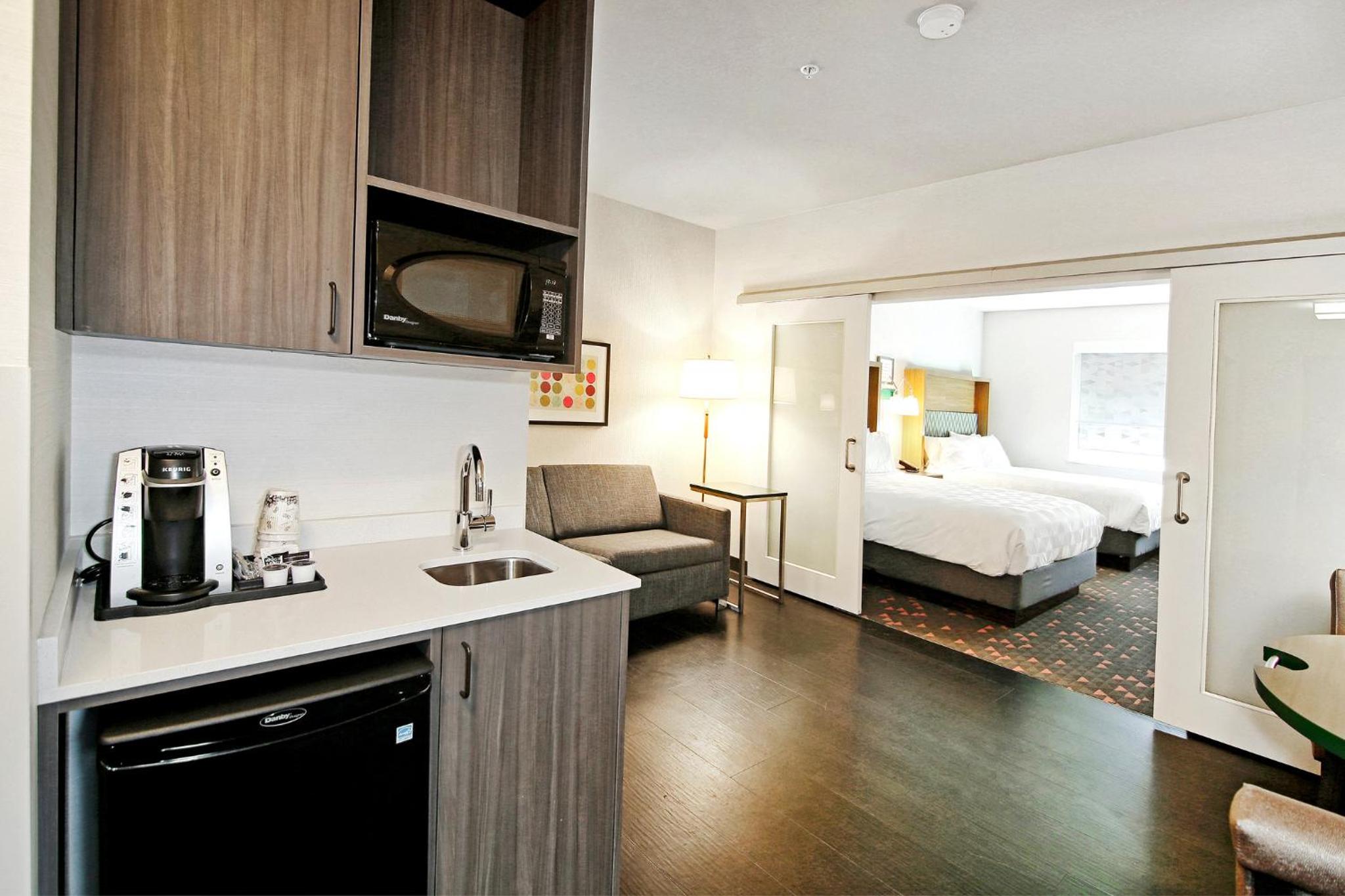 One-Bedroom Suite with Two Queen Beds