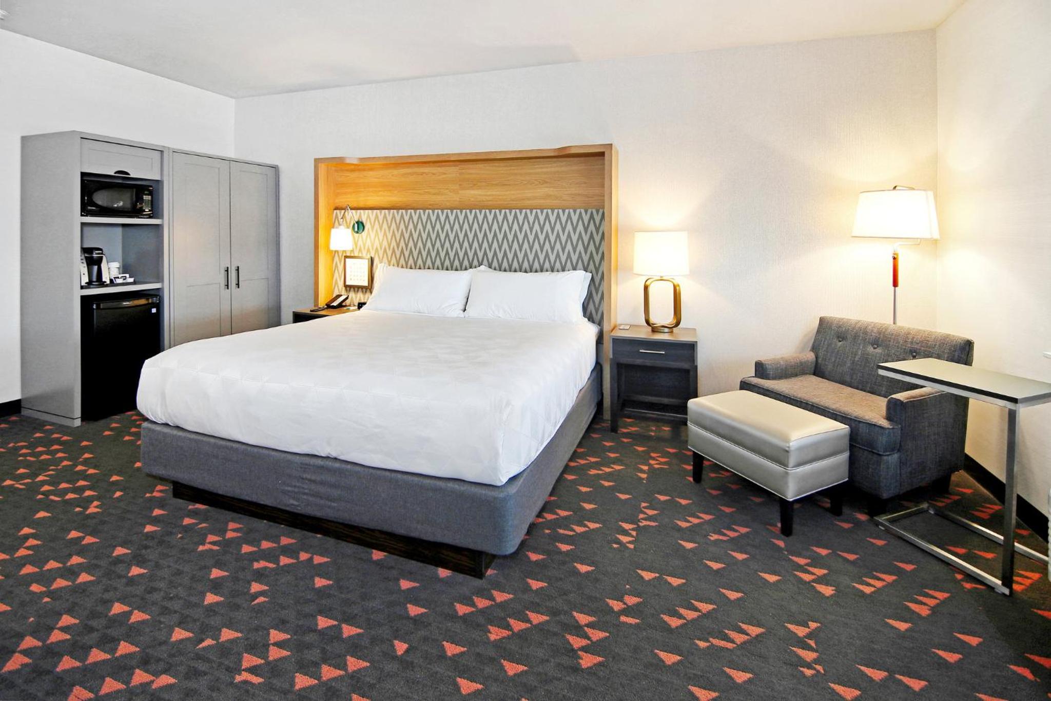 Standard King Room