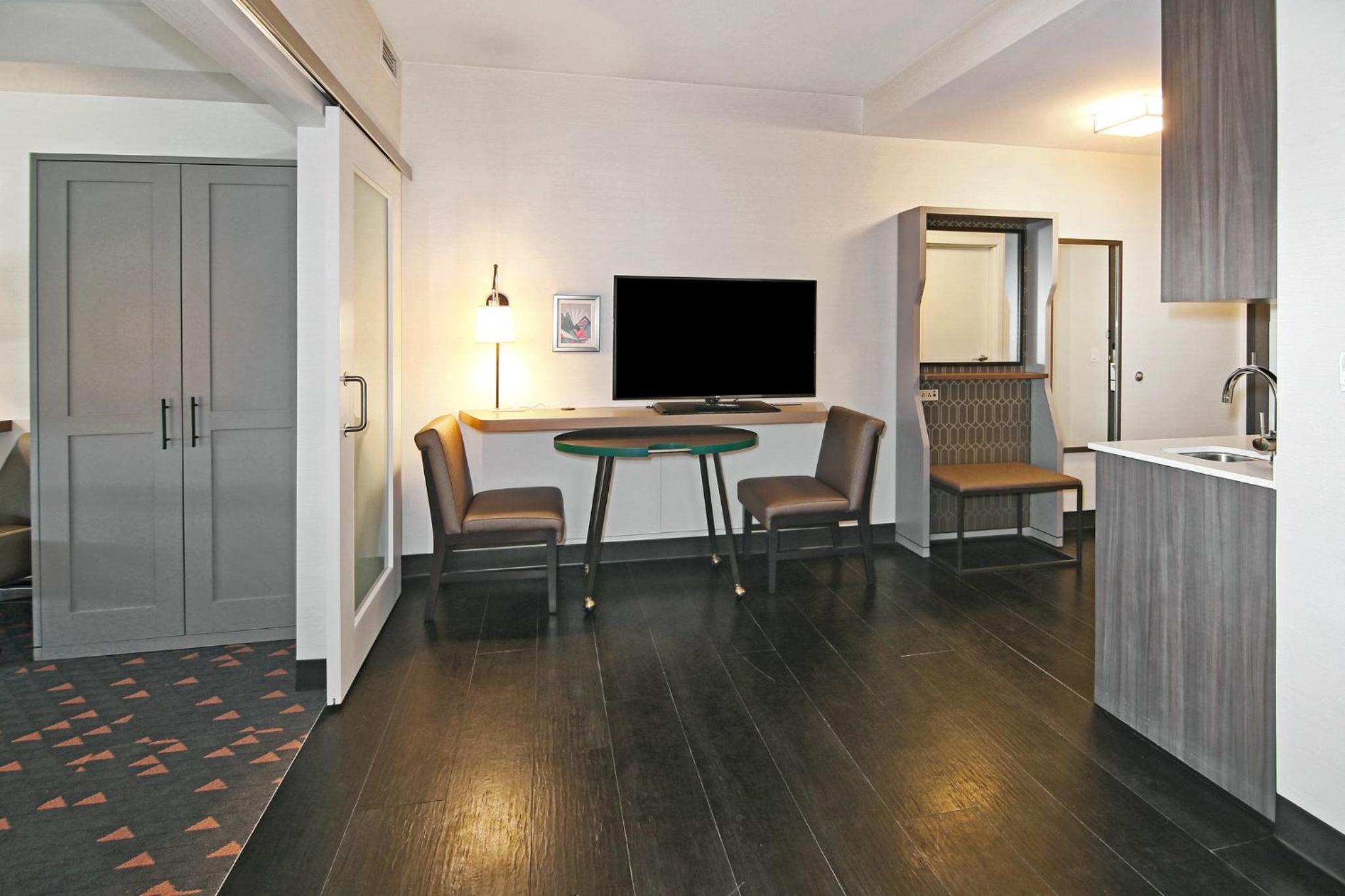 One-Bedroom Suite with Two Queen Beds