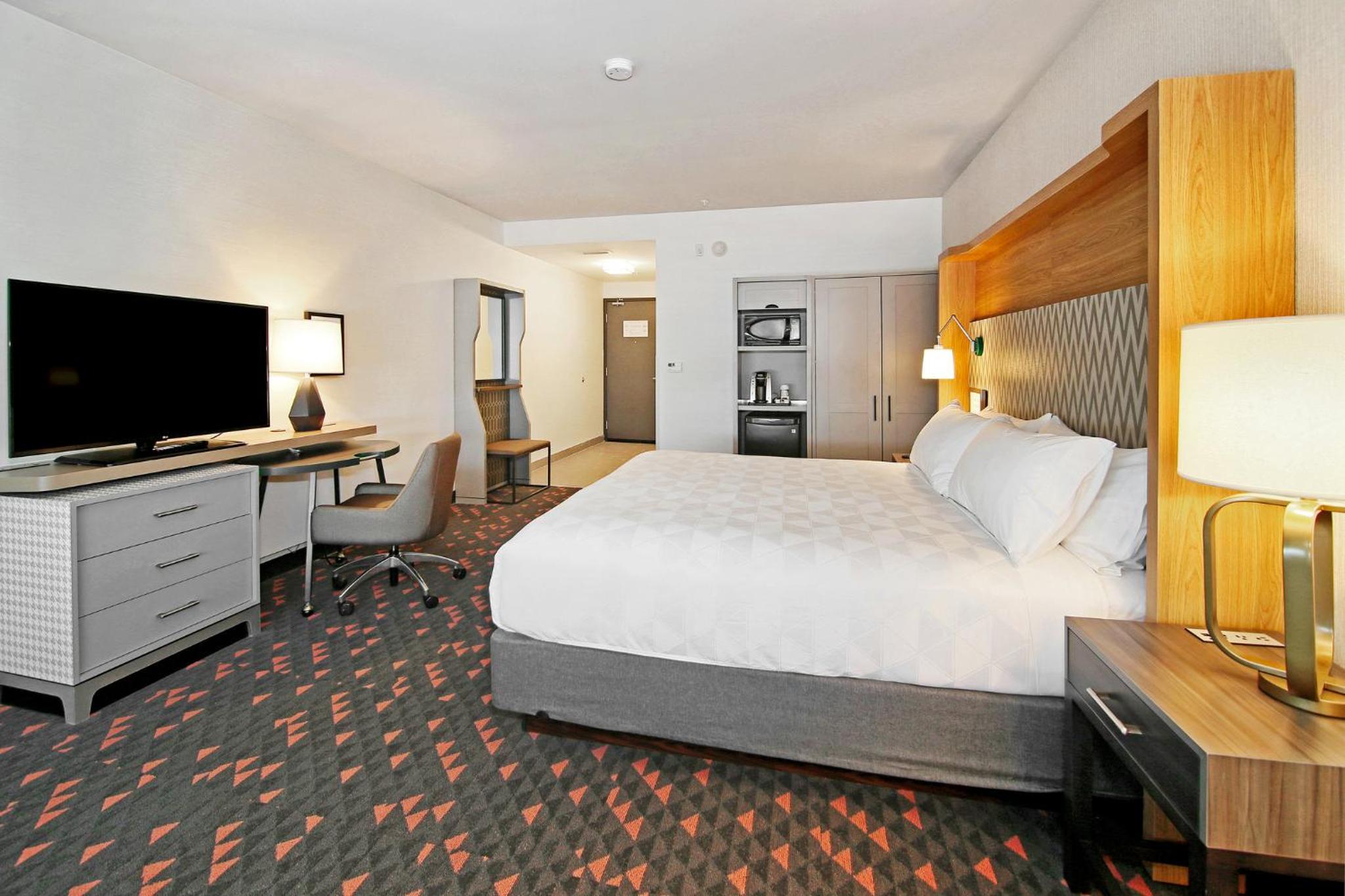 Standard King Room
