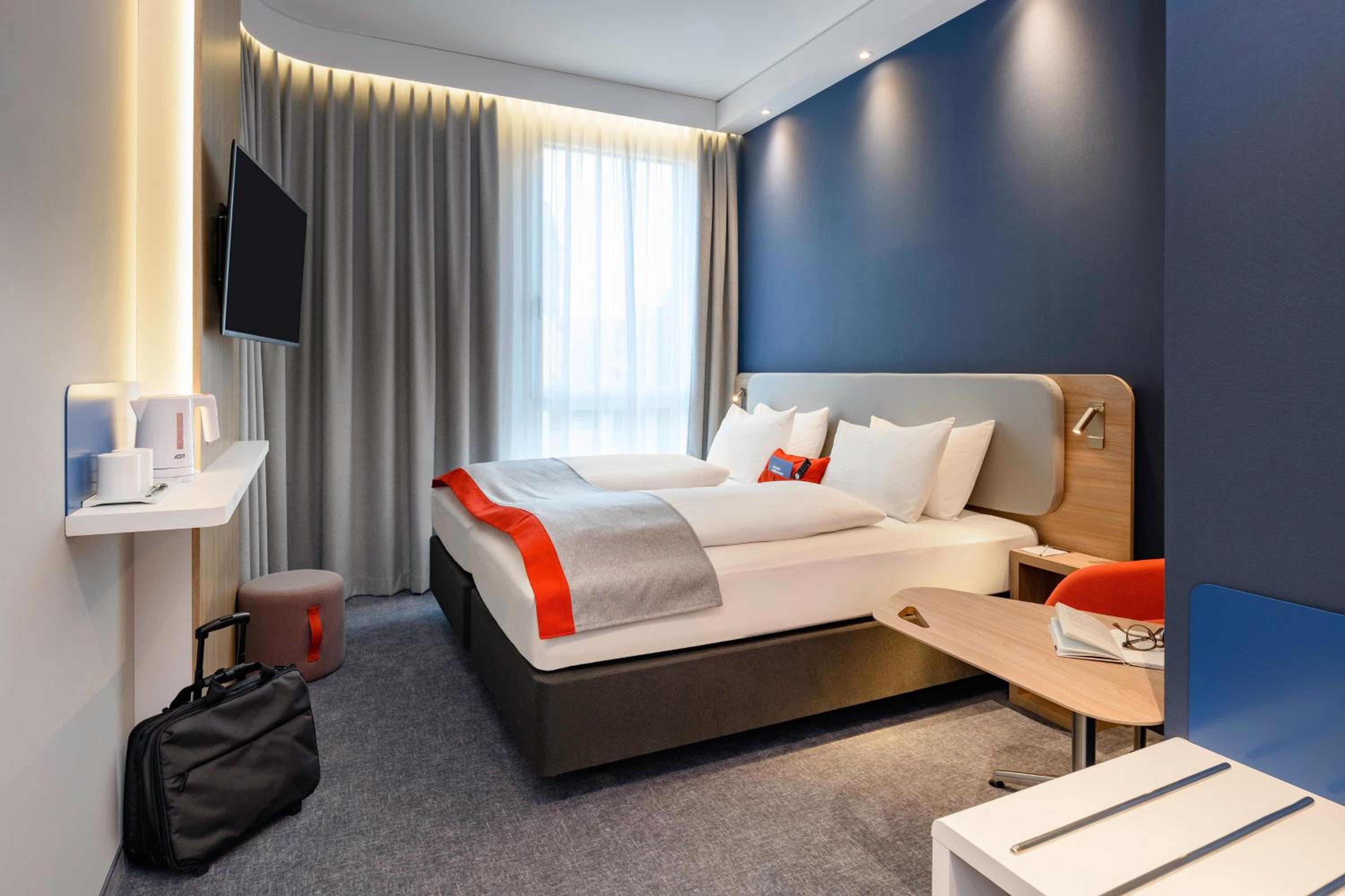 Standard Twin Room - Photo 2
