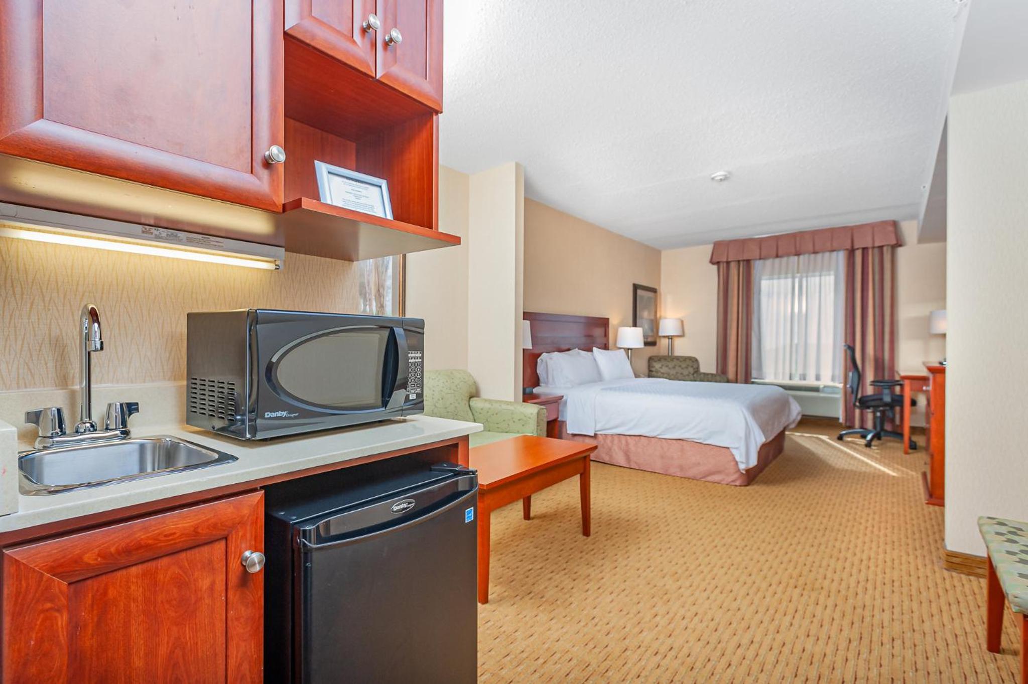 King Suite with Sofa Bed - Photo 3
