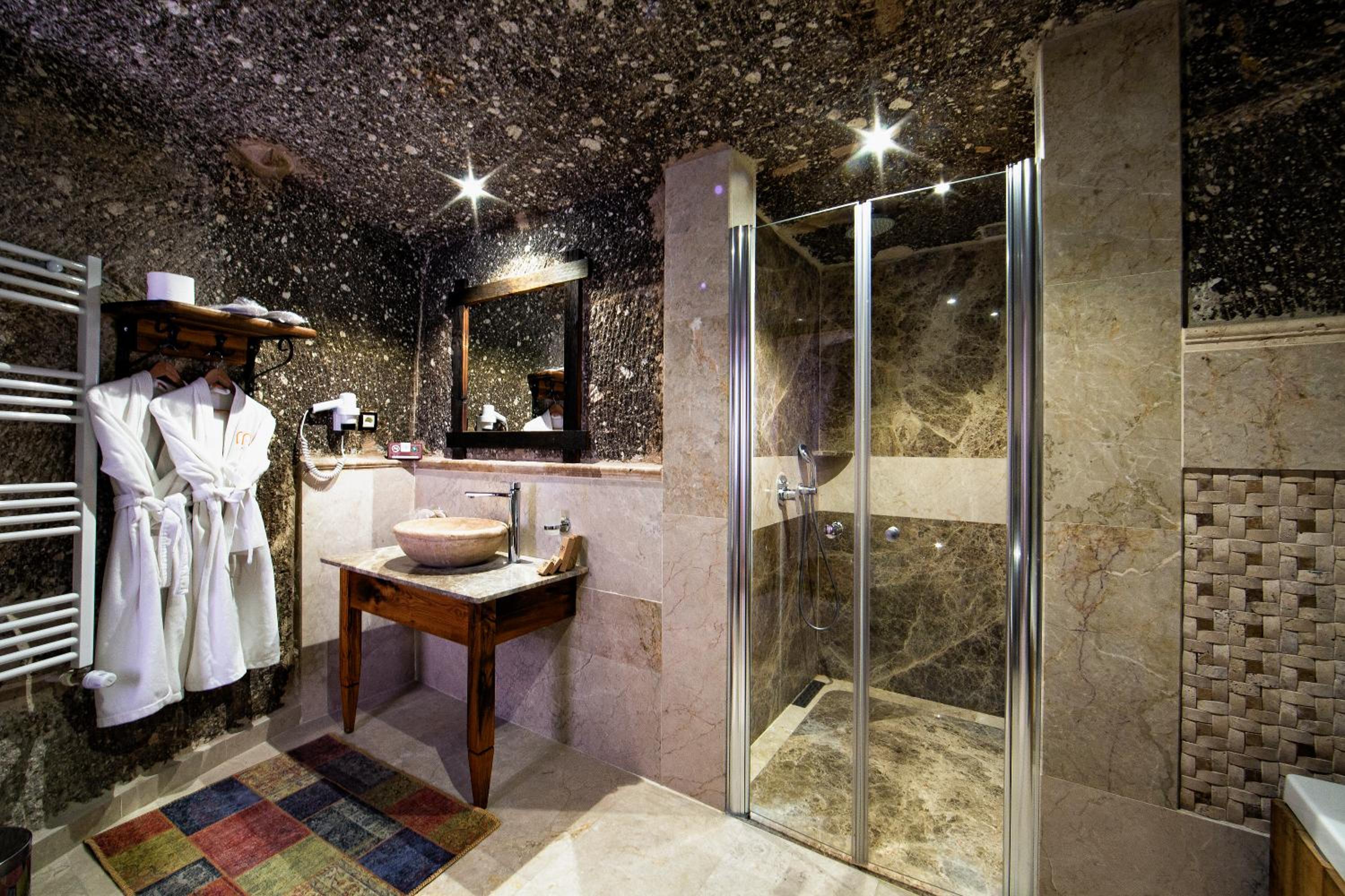 King Suite - Photo 3