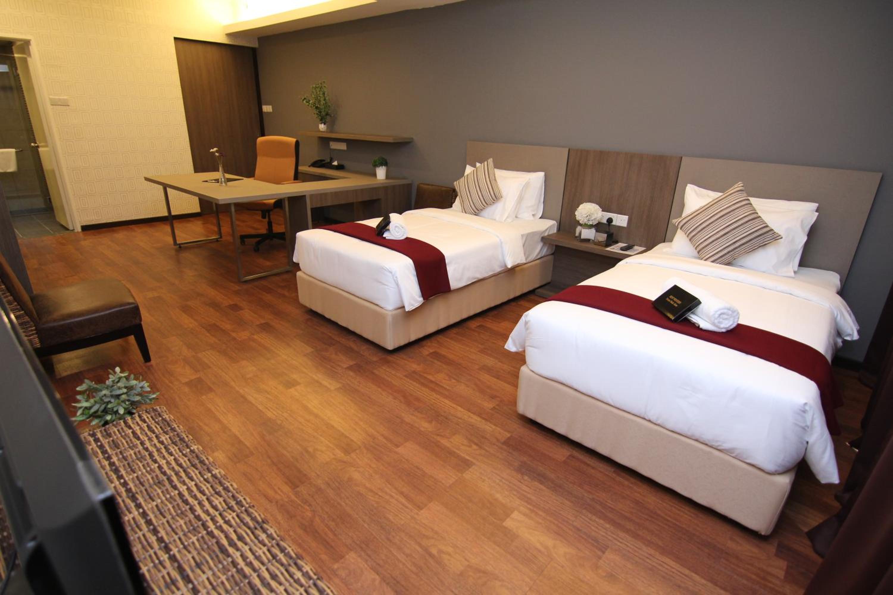 Deluxe Twin Room - Photo 9