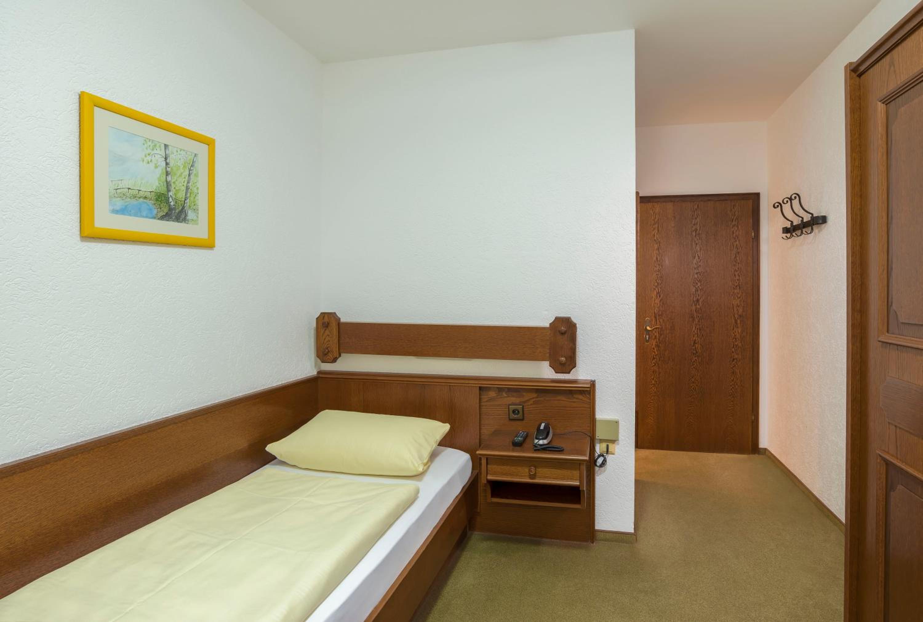 Single Room photo 3